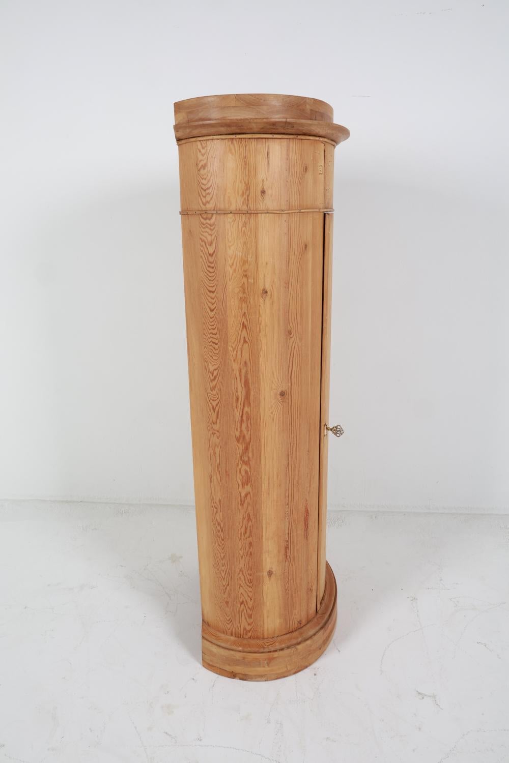 Antiguo Gabinete de Platería de Pino Danés Circa 1880's 6