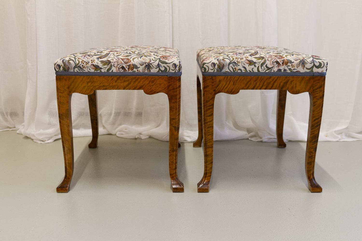 Tabourets danois anciens de style rococo en bouleau, années 1870. Ensemble de 2. en vente 4