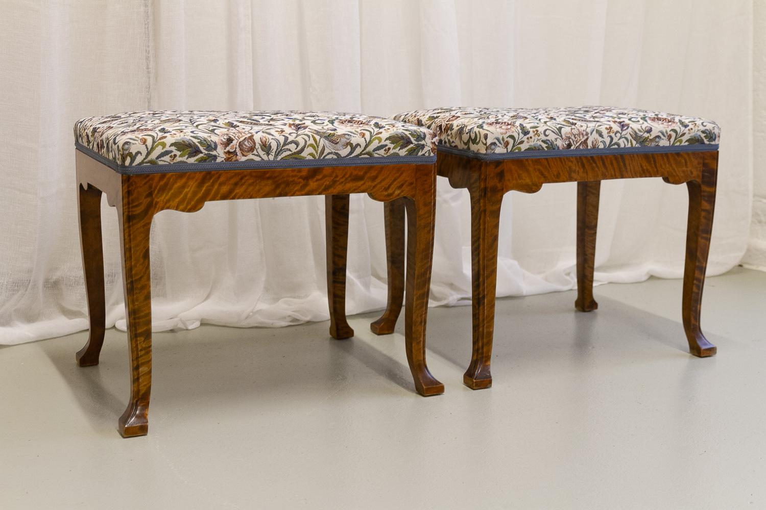 Tabourets danois anciens de style rococo en bouleau, années 1870. Ensemble de 2. Bon état - En vente à Asaa, DK