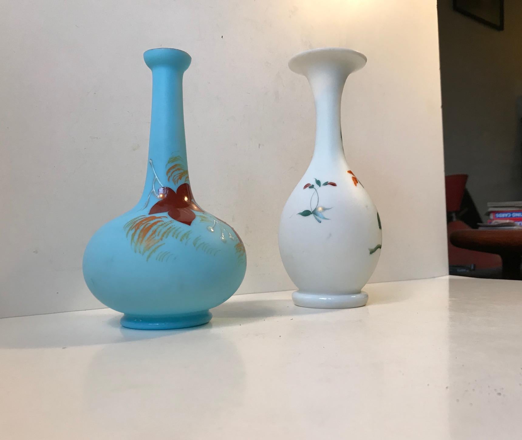 Anciens vases danois en verre opalin satiné de Fyns Glasværk:: années 1900 Bon état - En vente à Esbjerg, DK
