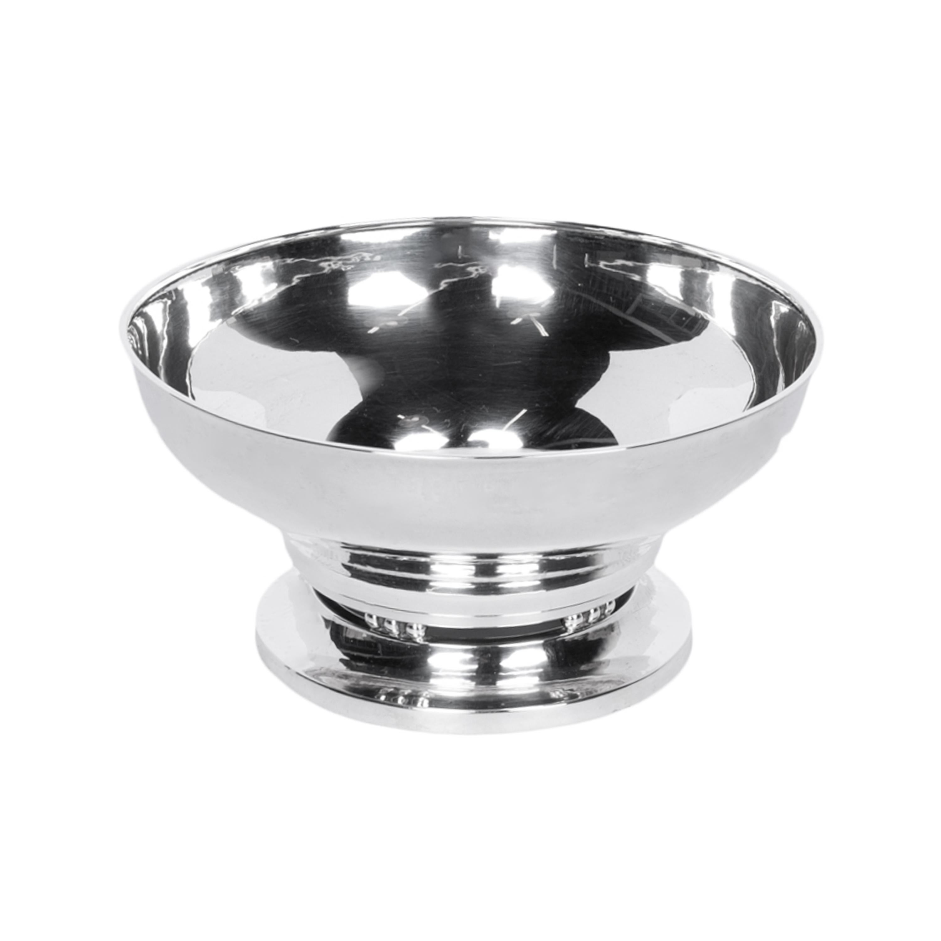 Antica ciotola con piede in argento Georg Jensen in stile Art Nouveau, 1915 circa.
La ciotola affusolata e svasata è sollevata da un piede svasato ed è unita da una serie di cinque serie di tre dispositivi a sfera. La ciotola è interamente marcata
