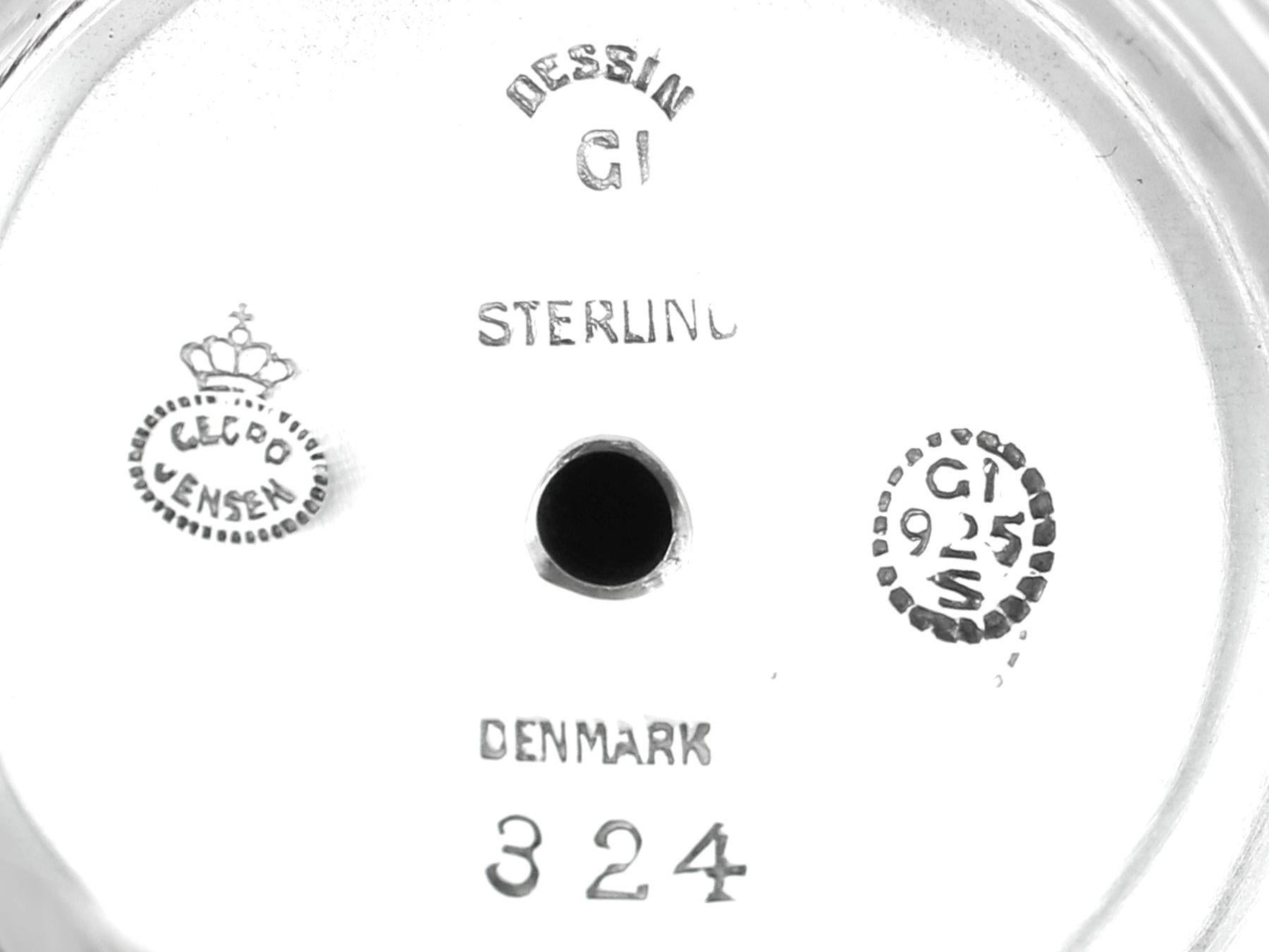 Antiker dänischer zweiflammiger Kandelaber aus Sterlingsilber von Georg Jensen im Angebot 7