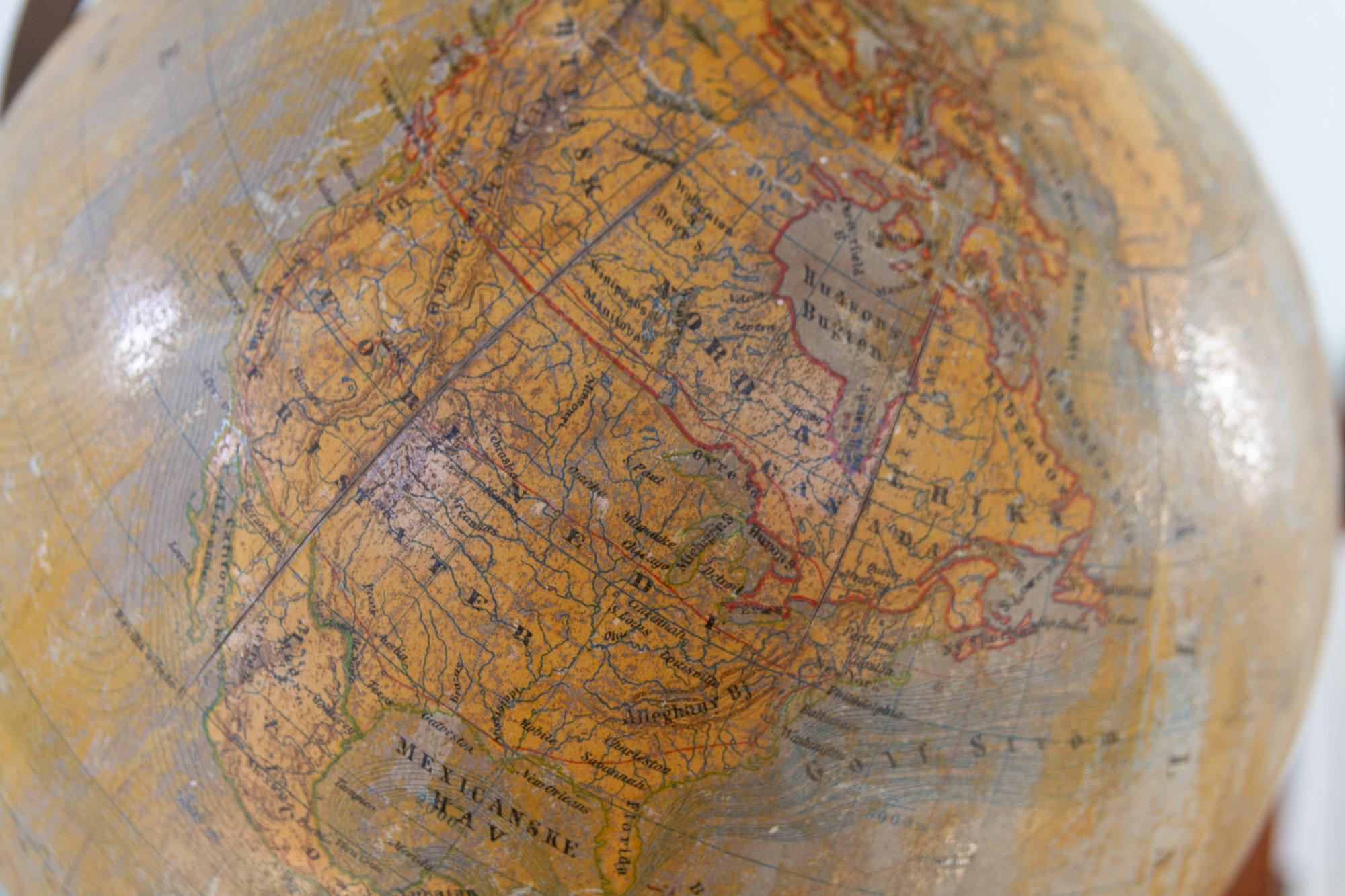 Globe terrestre danois ancien, années 1900 en vente 2