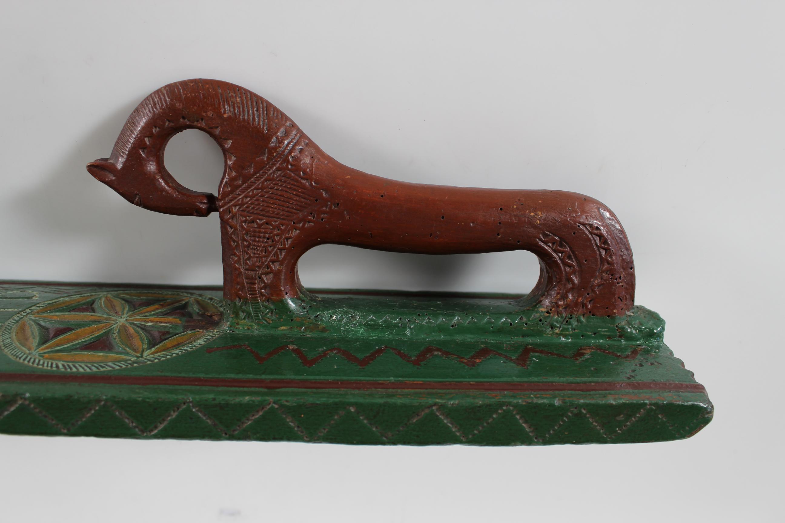 Antikes dänisches Mangle-Karton-Hochzeits-/ Liebesgeschenk aus Holz mit Pferd, datiert 1768 im Angebot 1