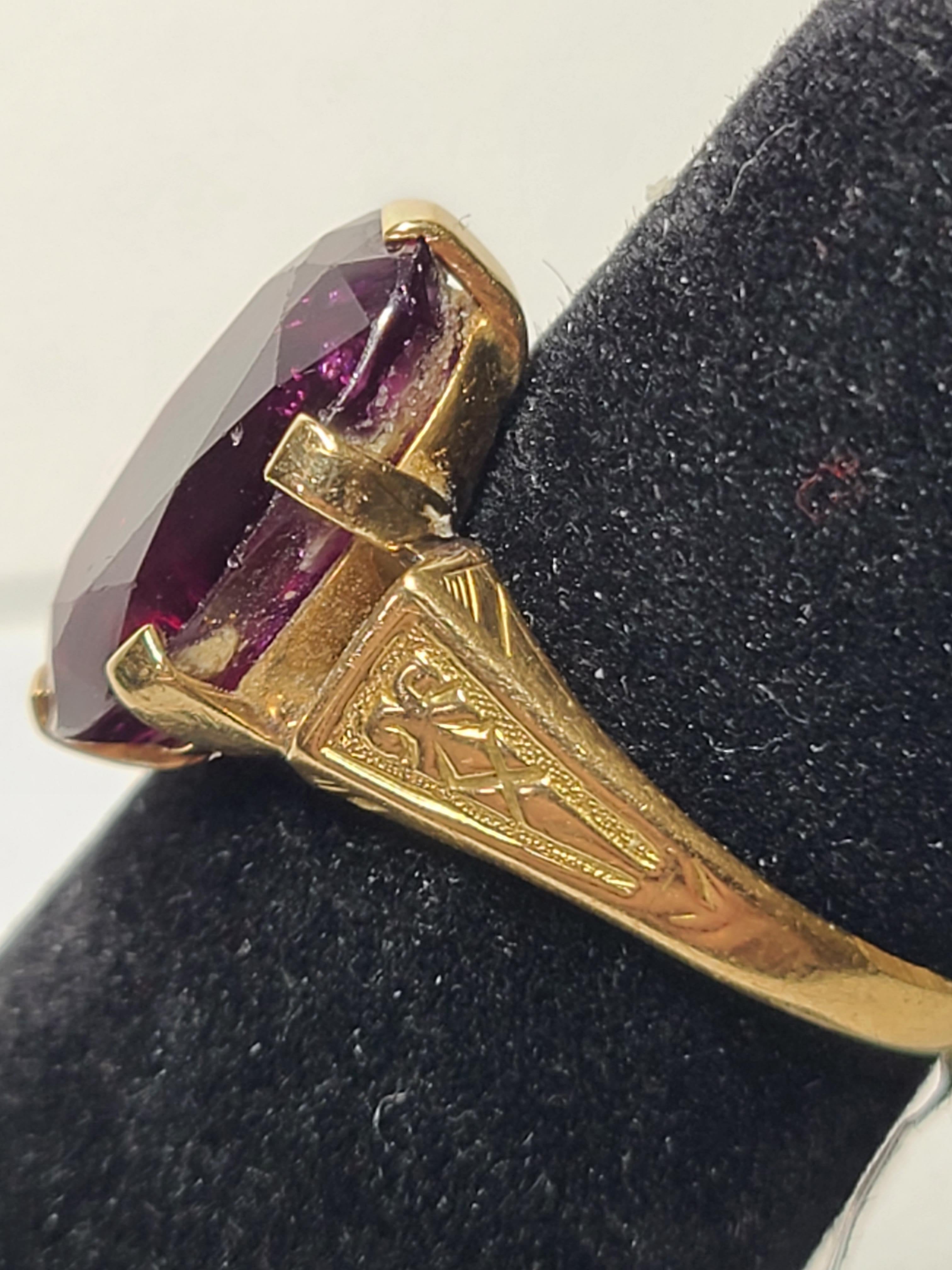 Antiker dunkler Amethystring mit natürlichem Stein (Viktorianisch)