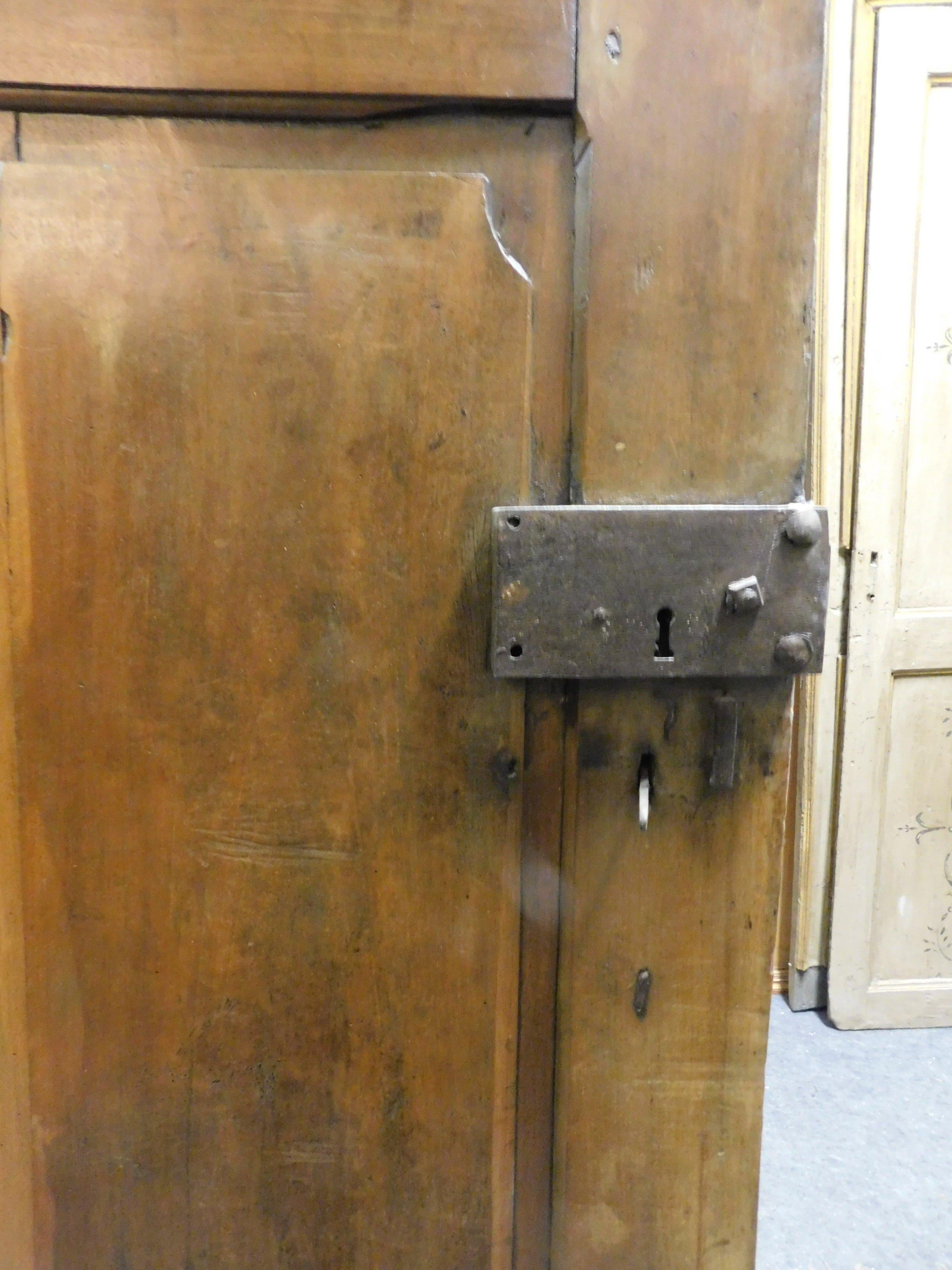 Antigua Puerta de Nogal Marrón Oscuro, Paneles Tallados a Mano, Siglo XVIII, Italia en venta 7