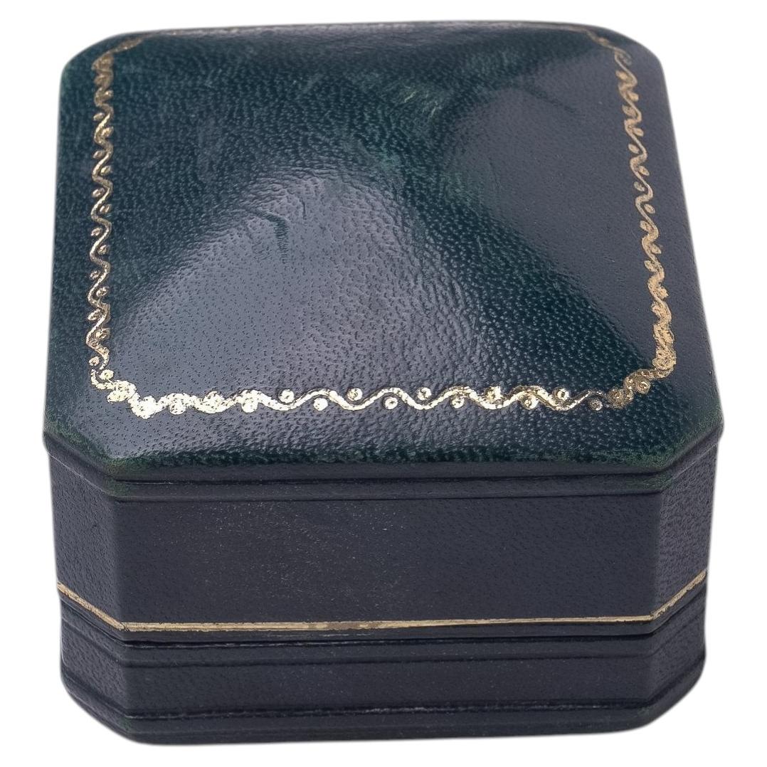Antica scatola per anelli in pelle verde scuro con decorazione dorata in vendita