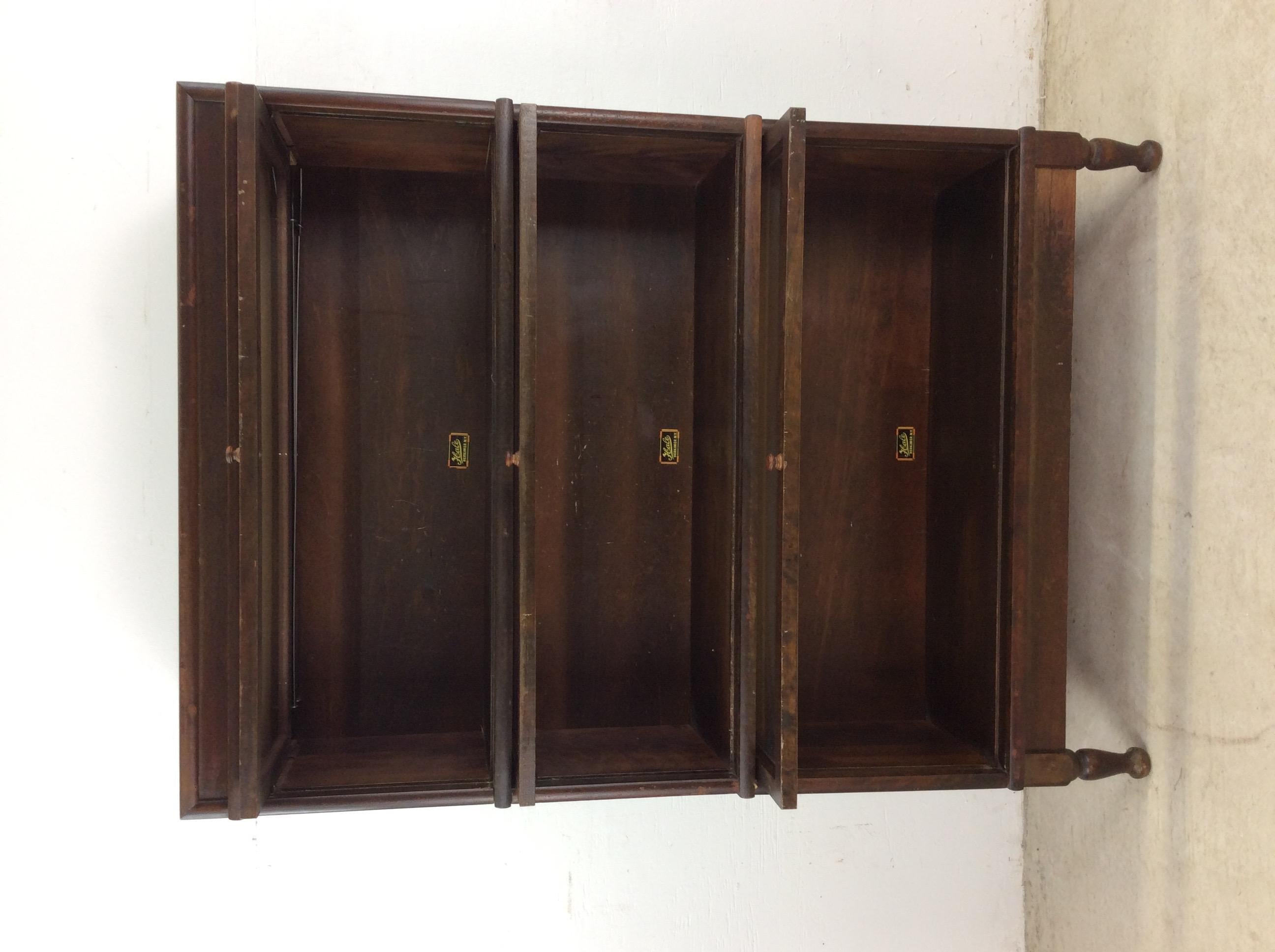 Libreria Barrister a 3 pile in Oak scuro antico con gambe affusolate in vendita 3
