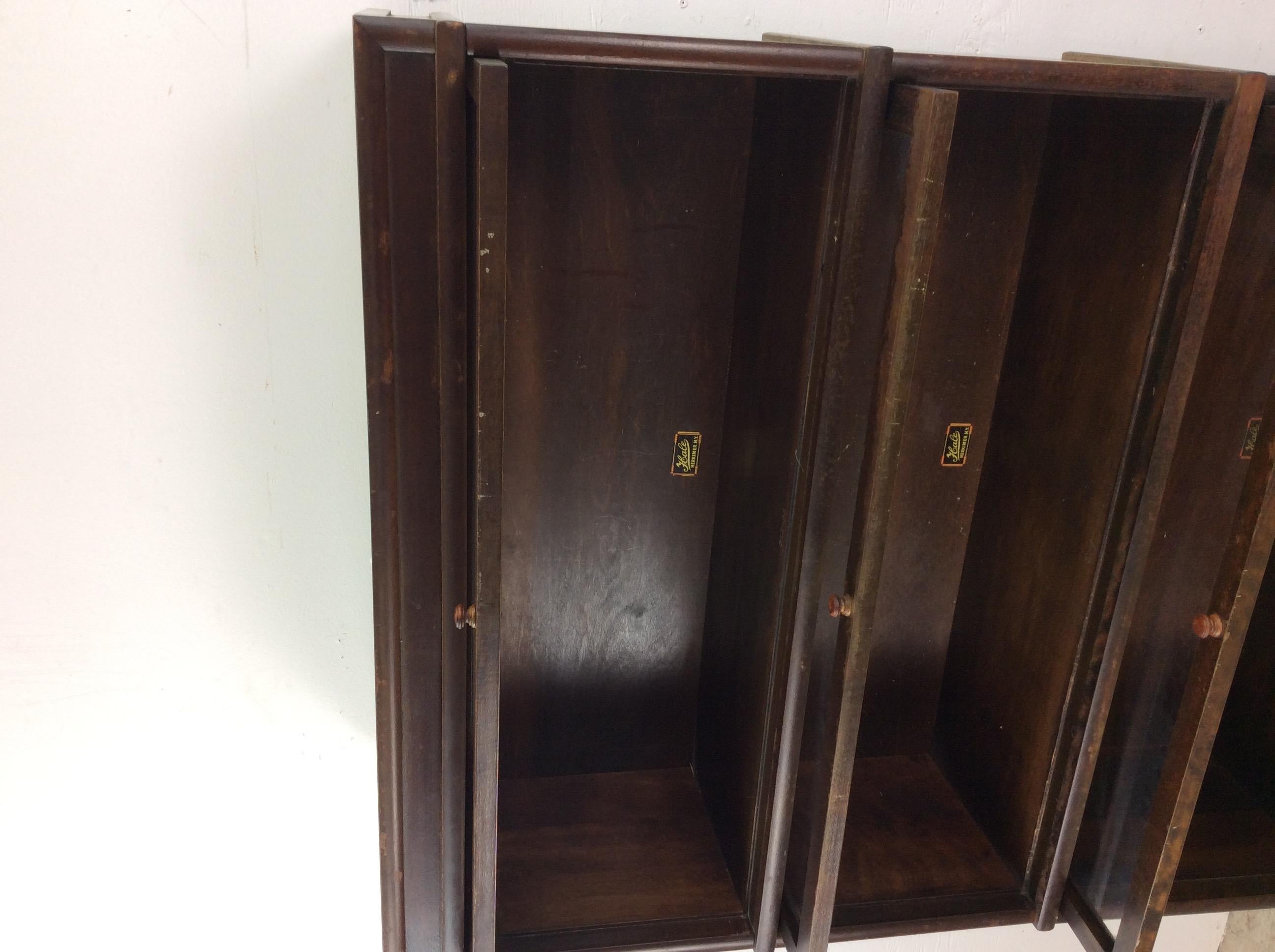 Libreria Barrister a 3 pile in Oak scuro antico con gambe affusolate in vendita 5