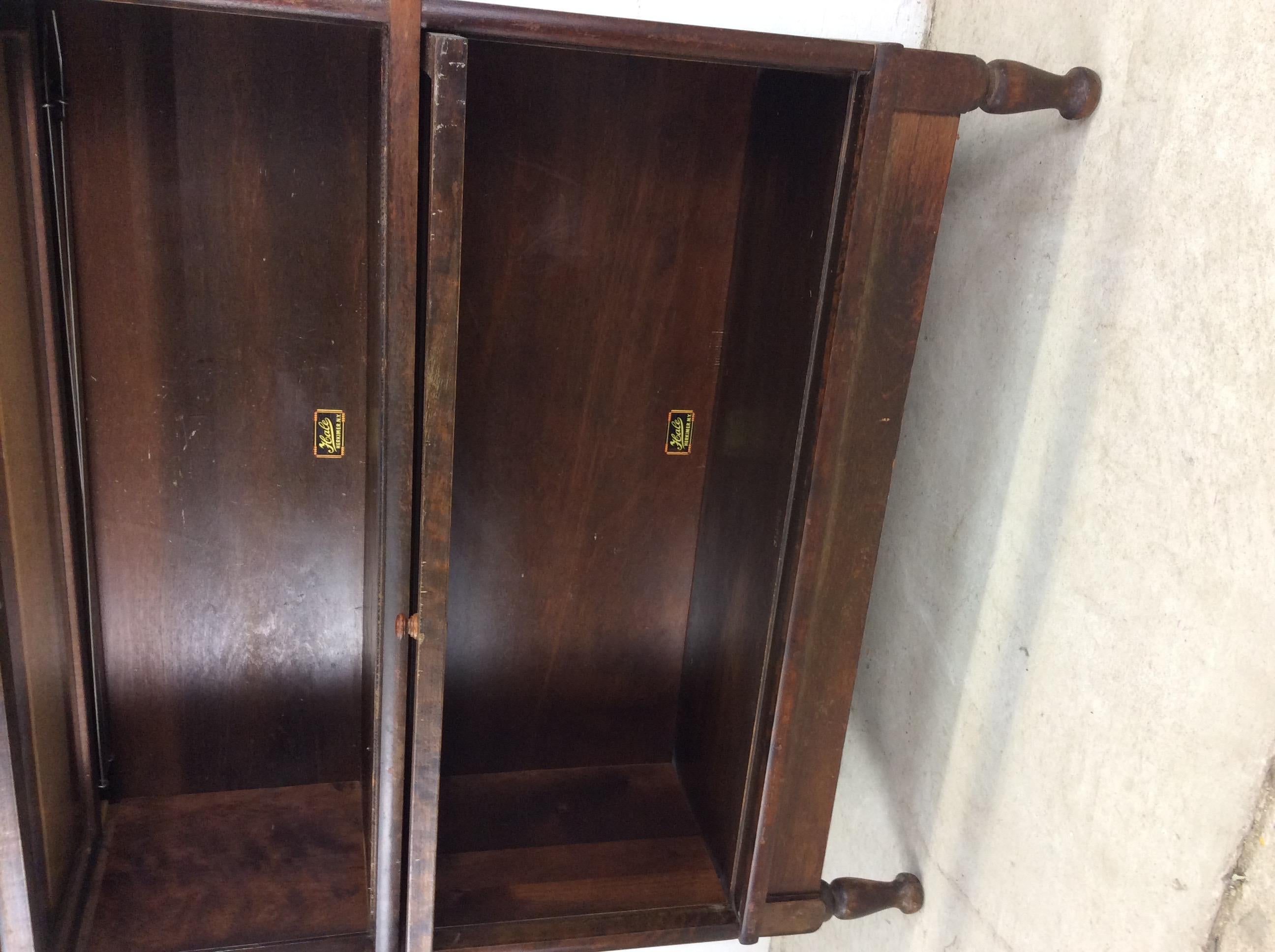 Libreria Barrister a 3 pile in Oak scuro antico con gambe affusolate in vendita 6