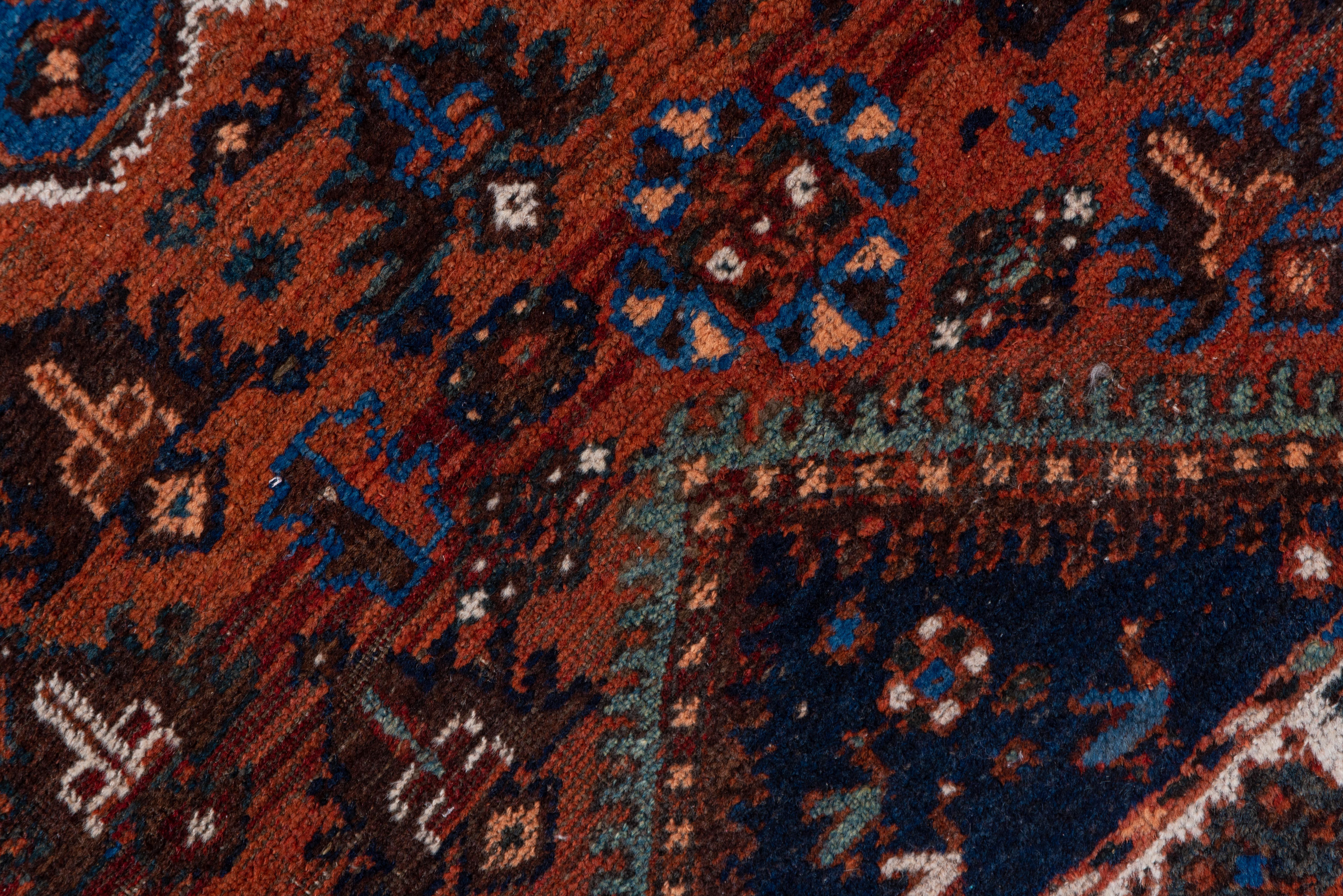 20ième siècle Antique Shiraz persan de couleur foncée en vente