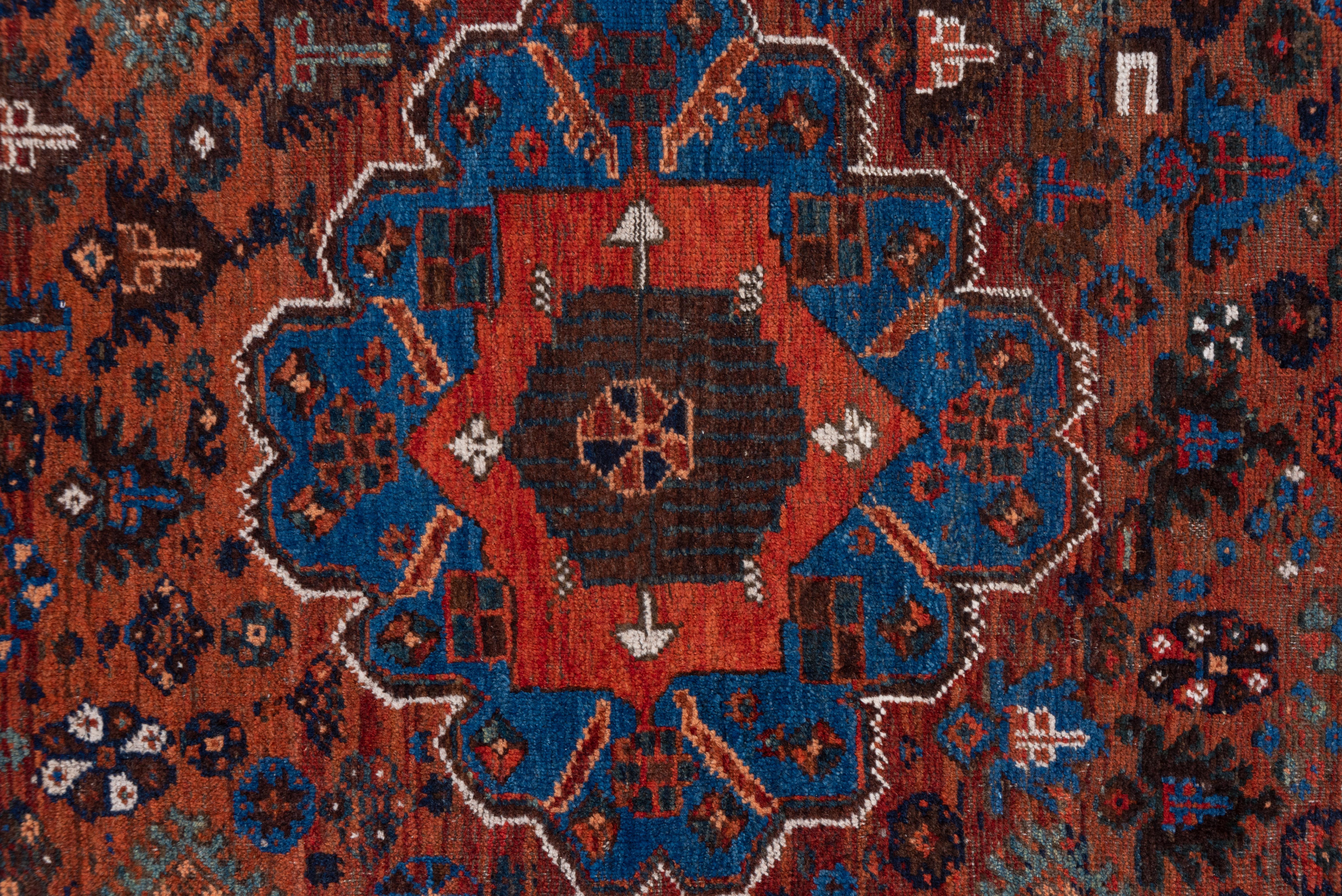 Laine Antique Shiraz persan de couleur foncée en vente
