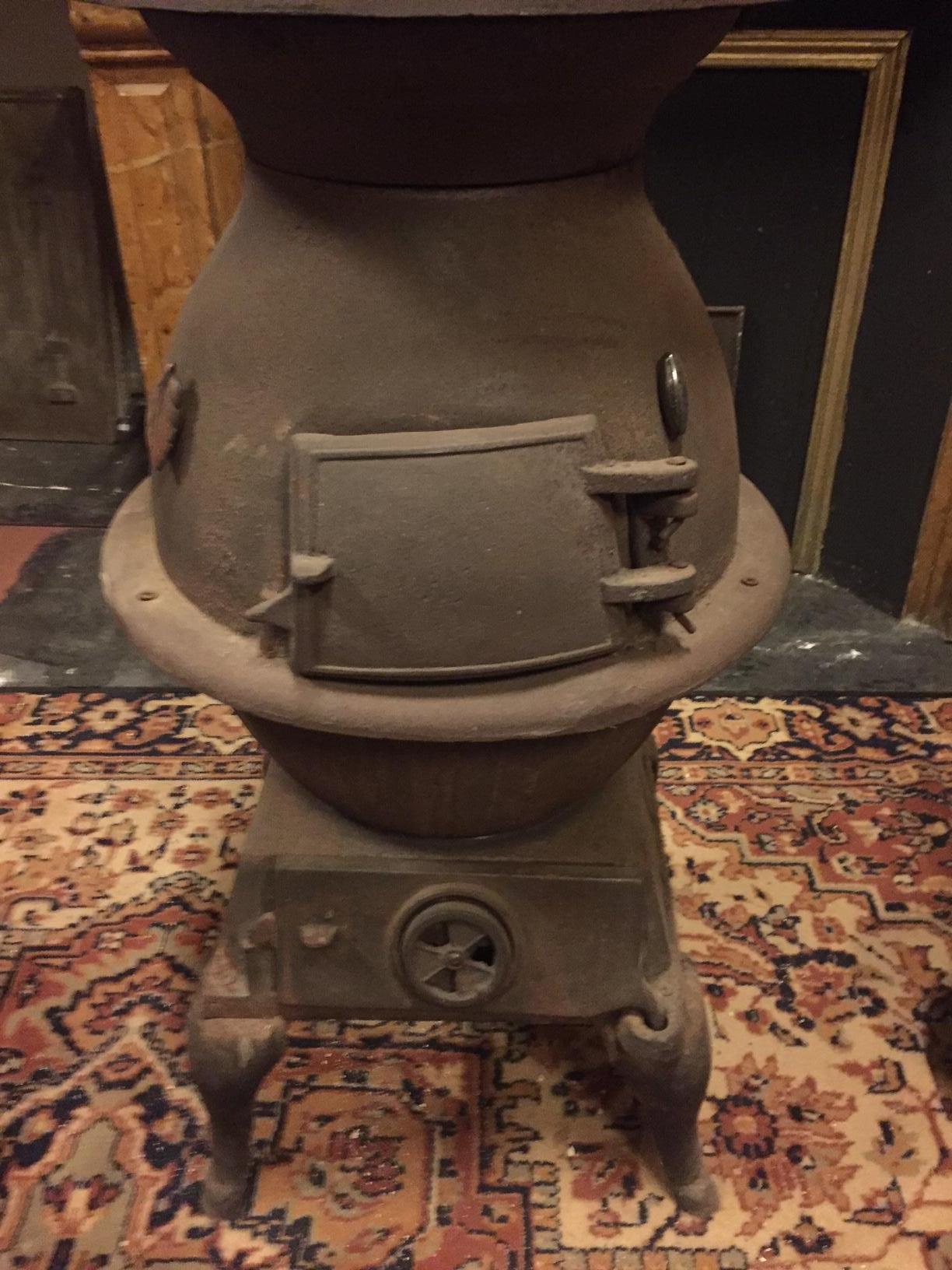 Antique Dark Wrought Iron Stove, Typically from the Italian Valleys, 1900 For Sale 3