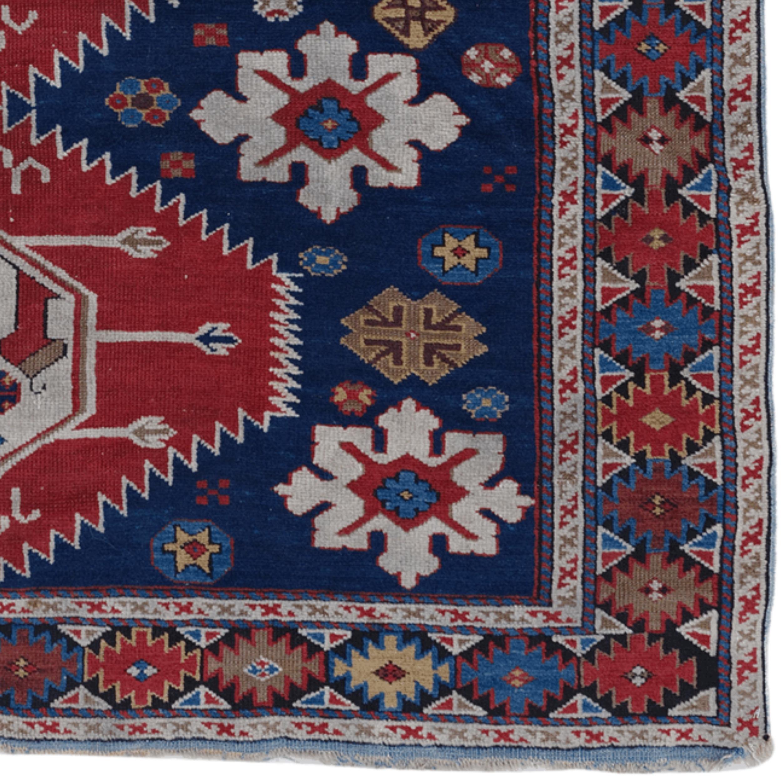 Antiker datierter Schirwan-Karagaschli-Teppich - Datum von 1907 im Zustand „Gut“ im Angebot in Sultanahmet, 34