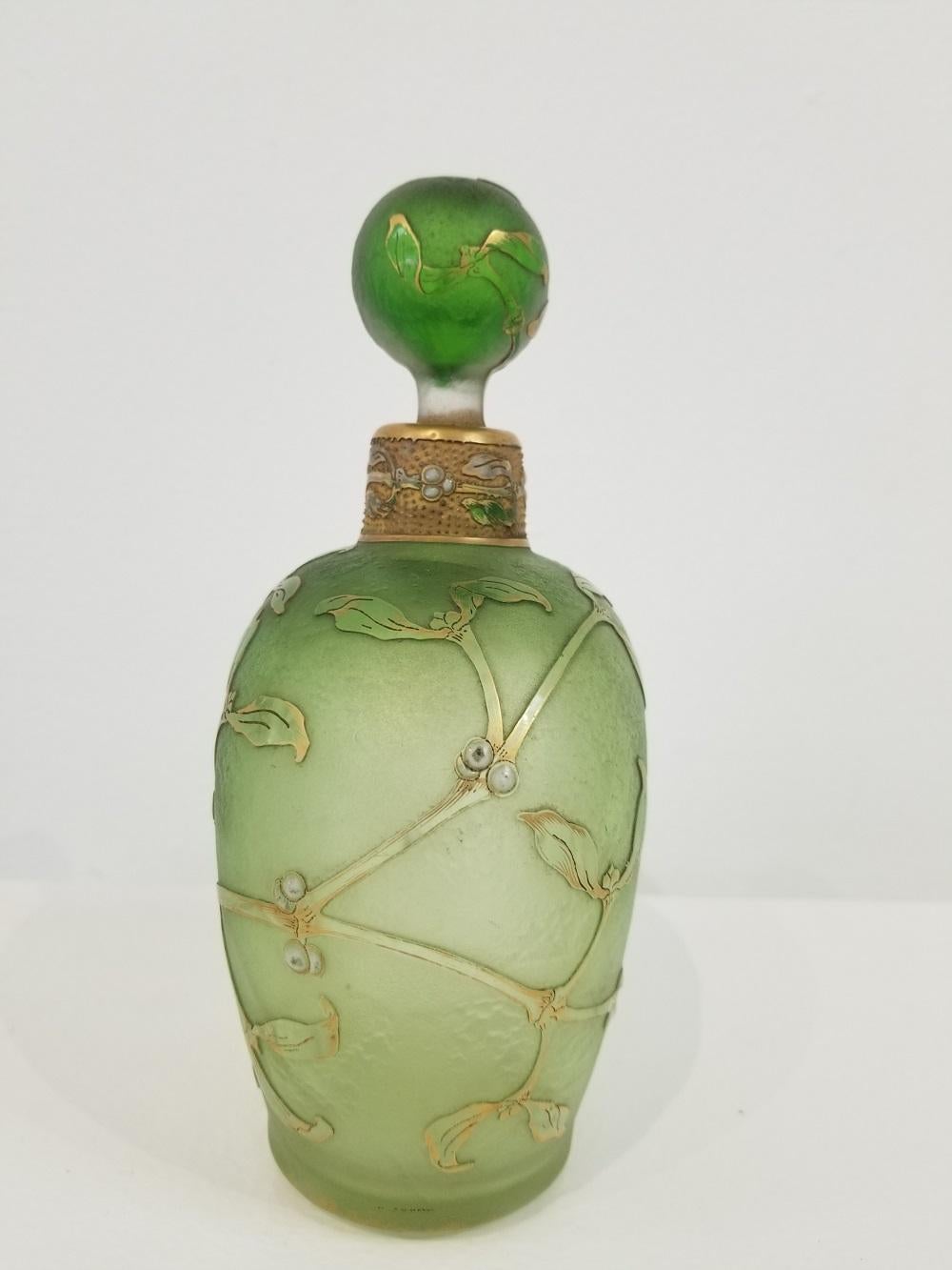 Art nouveau Bouteille en verre antique Daum Nancy avec bouchon