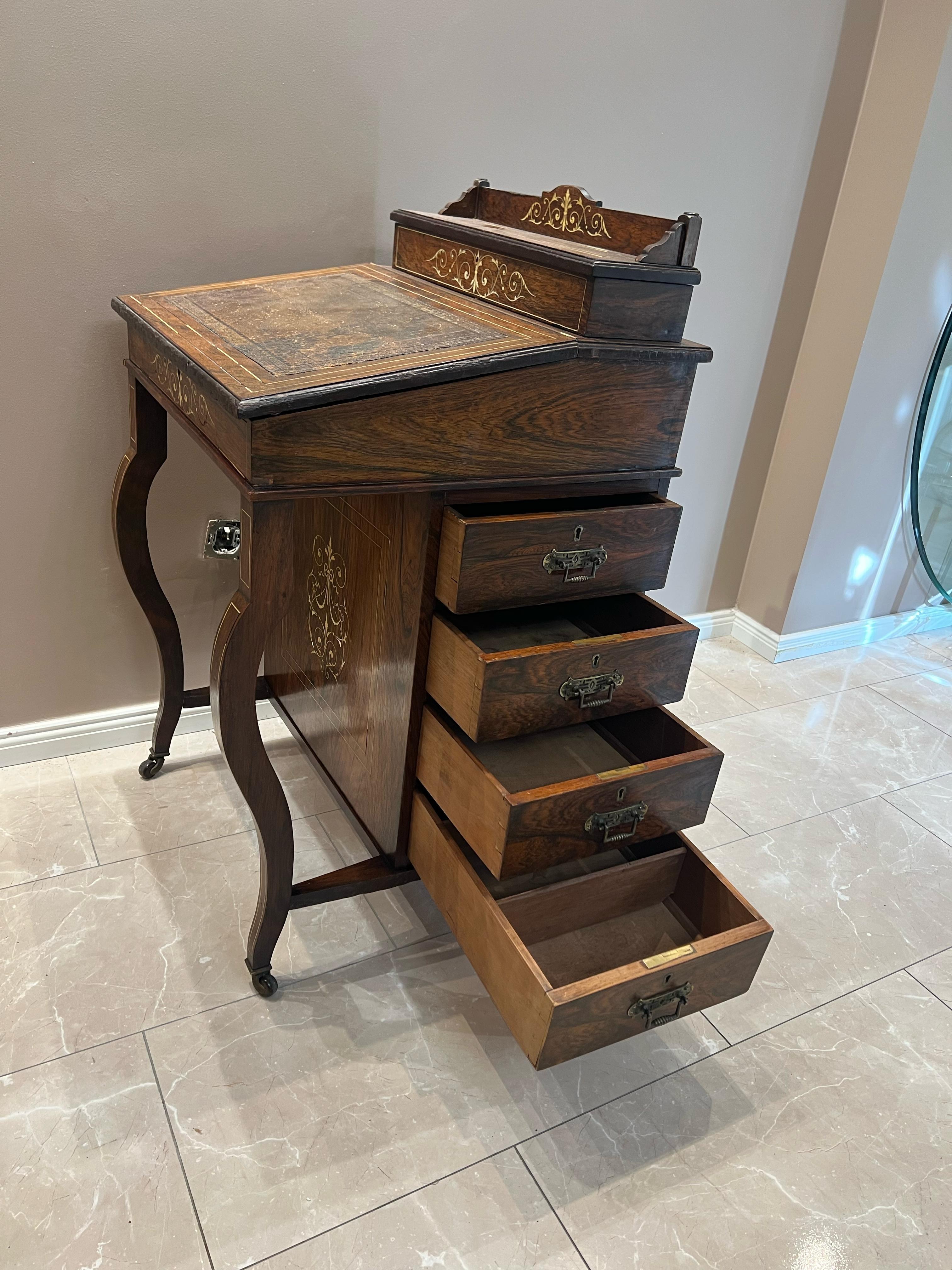 Antico scrittoio Davenport del XIX secolo Biedermeier con intarsi in oro del 1830 circa in vendita 7