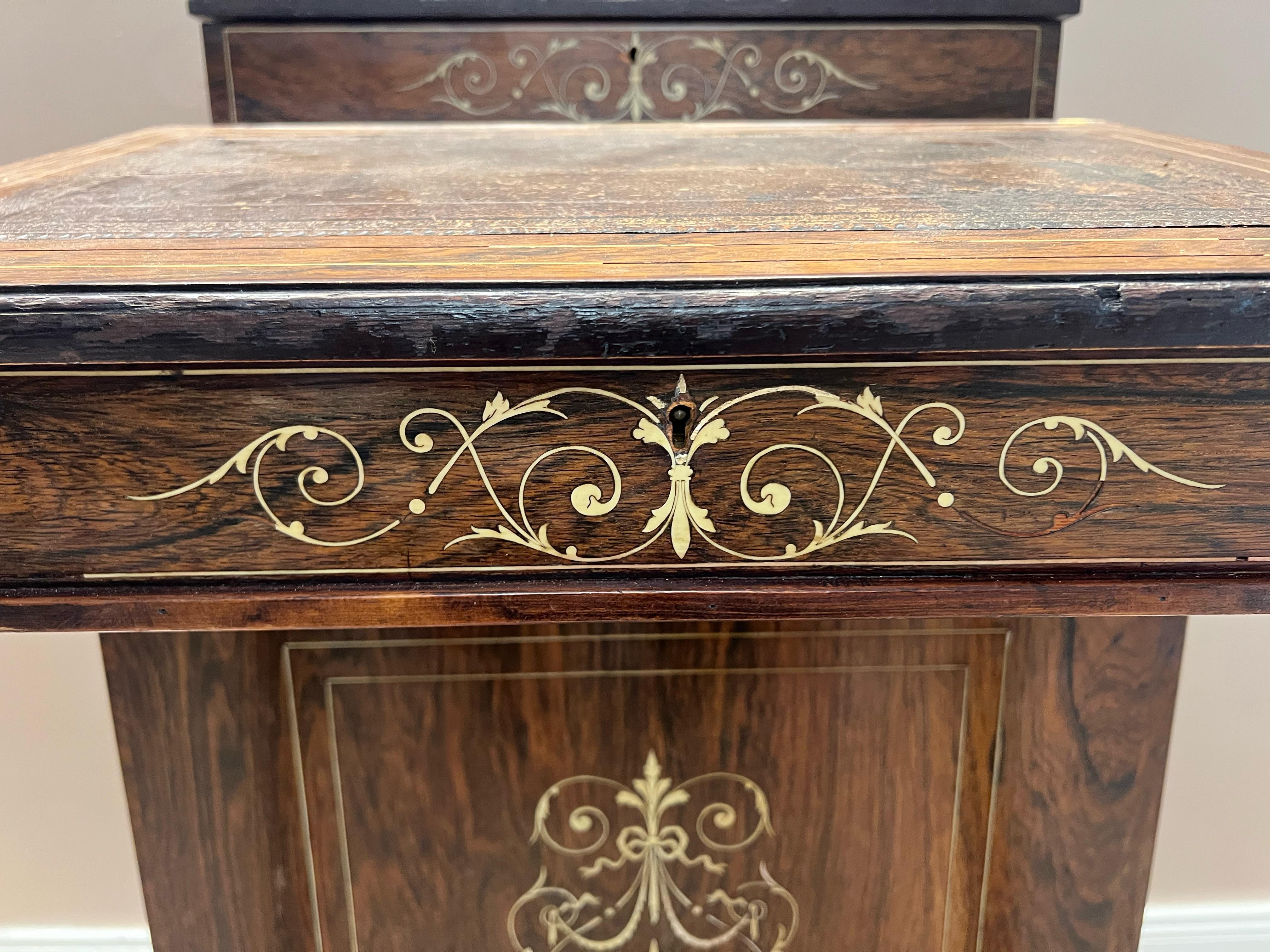 Antico scrittoio Davenport del XIX secolo Biedermeier con intarsi in oro del 1830 circa in vendita 13