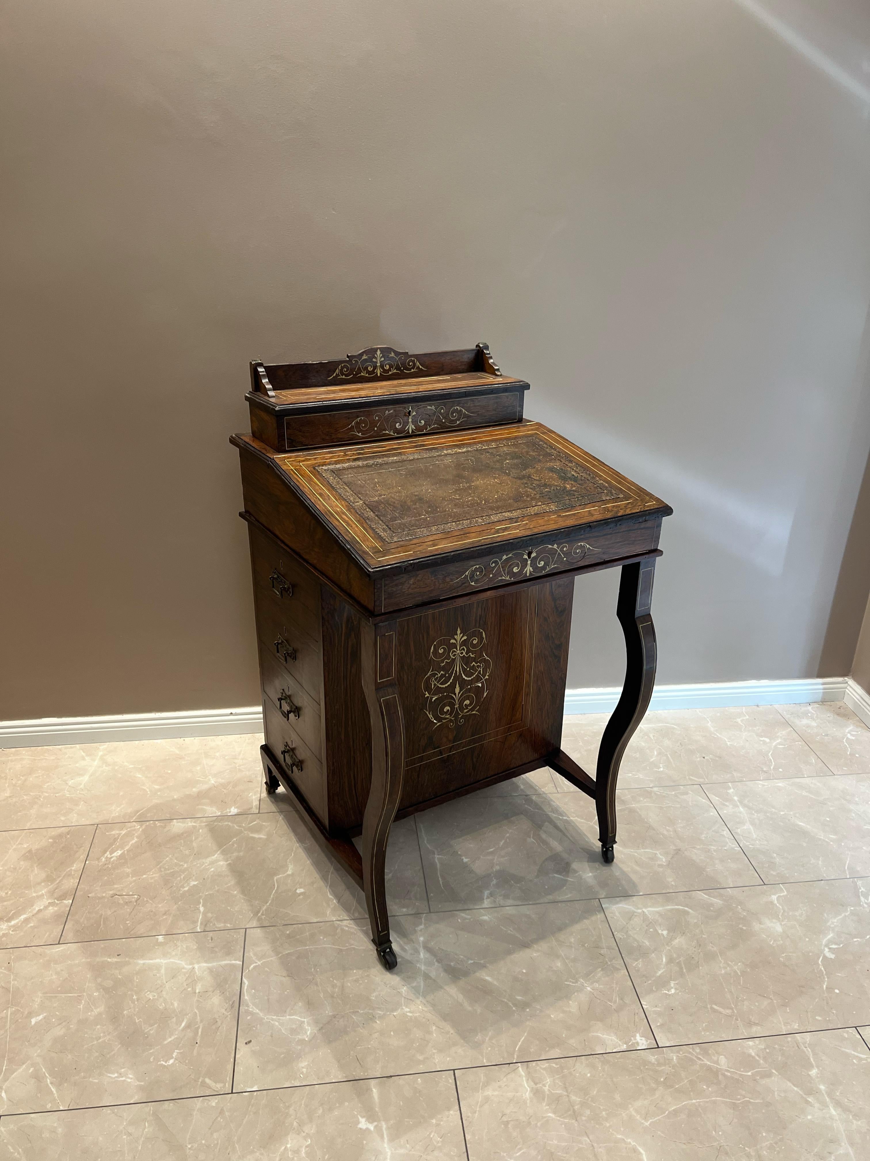 Rarissima scrivania antica Biedermeier Davenport del 1830-1835 circa. Molto raro e unico 

Antico scrittoio Davenport - Design elegante con intarsi e portaoggetti
Questo squisito scrittoio antico Davenport è uno splendido esempio di artigianato