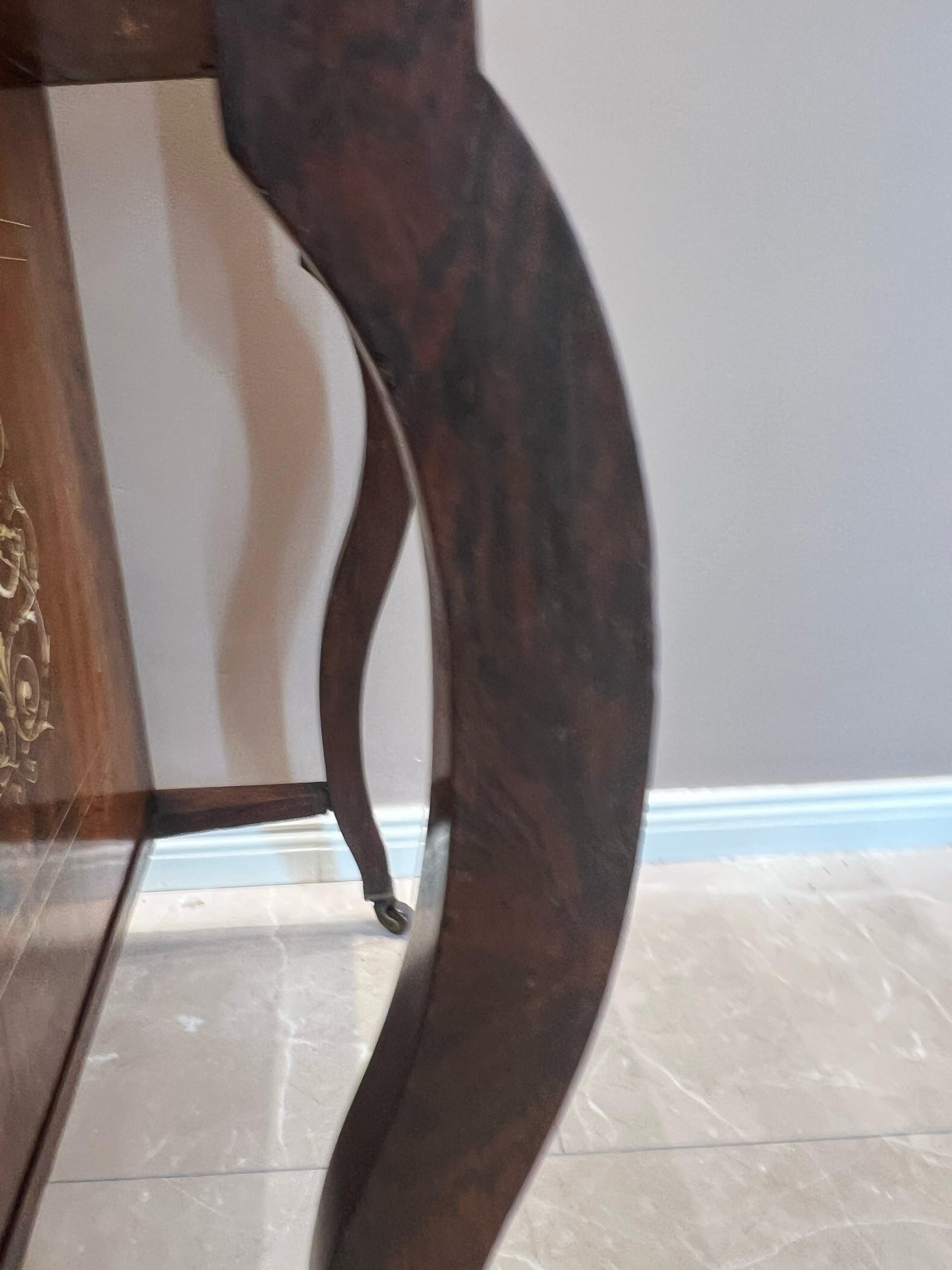 Tedesco Antico scrittoio Davenport del XIX secolo Biedermeier con intarsi in oro del 1830 circa in vendita