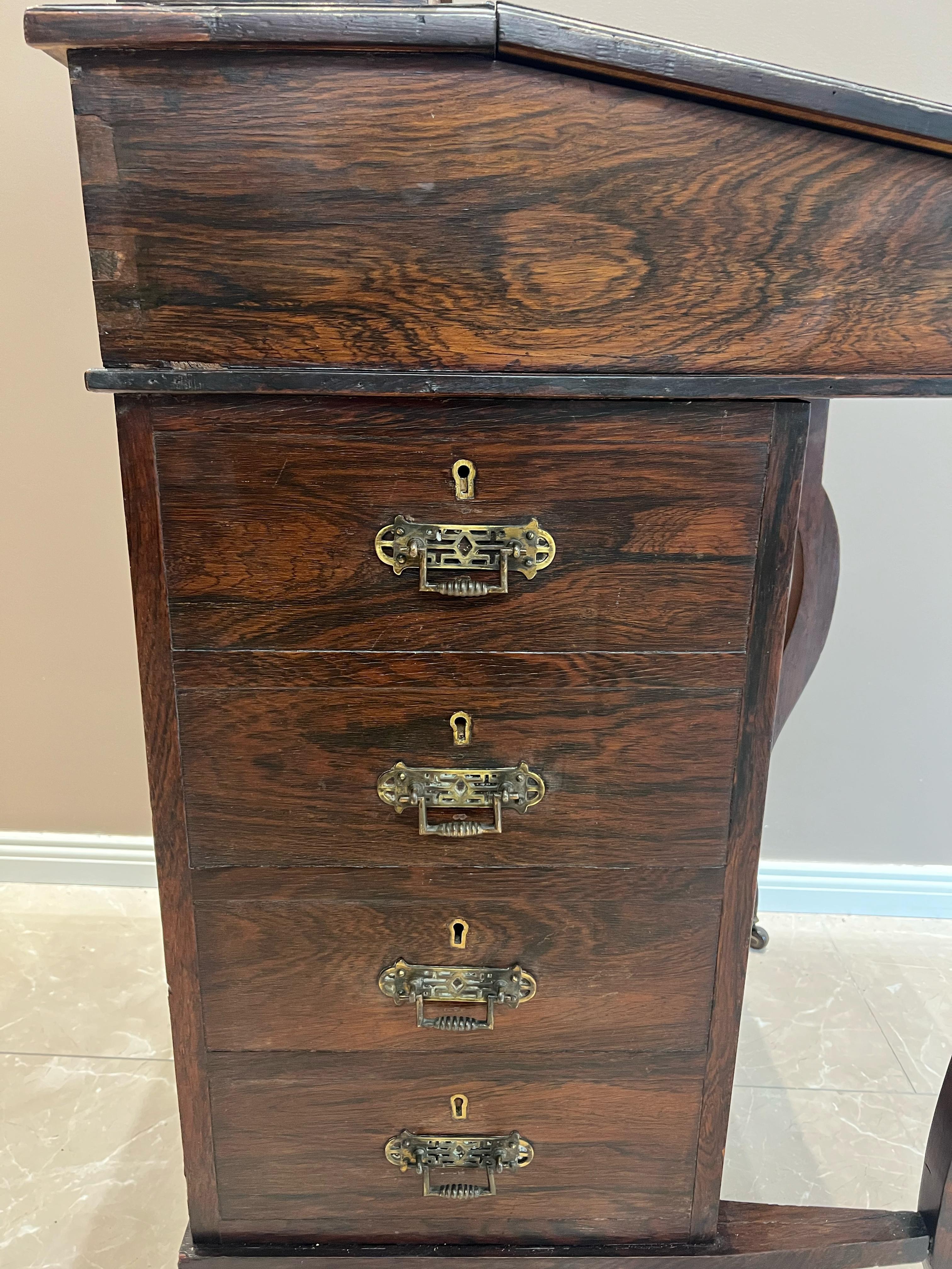 Antico scrittoio Davenport del XIX secolo Biedermeier con intarsi in oro del 1830 circa in vendita 3