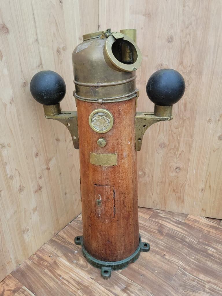 Antike Davies & Co Shopfitters Patt. 196 Yacht Binnacle und Kompass, Vintage (Amerikanische Klassik) im Angebot