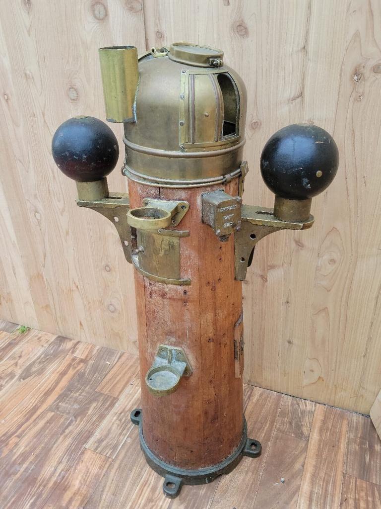 Antike Davies & Co Shopfitters Patt. 196 Yacht Binnacle und Kompass, Vintage im Zustand „Gut“ im Angebot in Chicago, IL