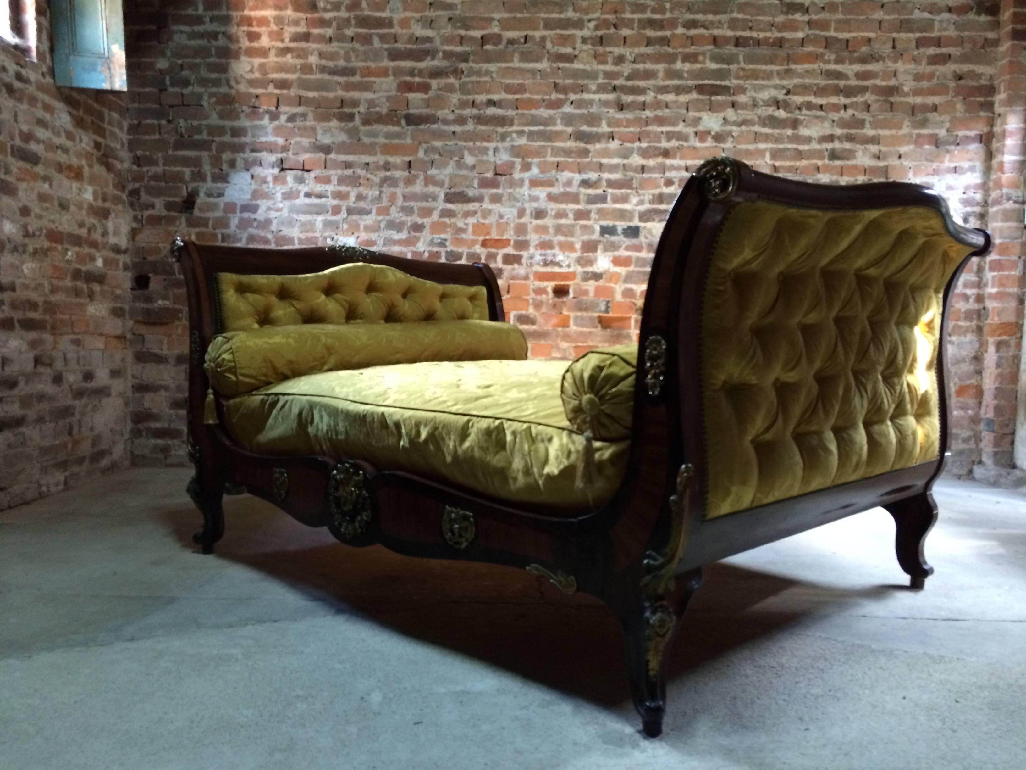 Antique Daybed Bed Lit en Bateau French Louis XV Style 19th Century, circa 1815 6