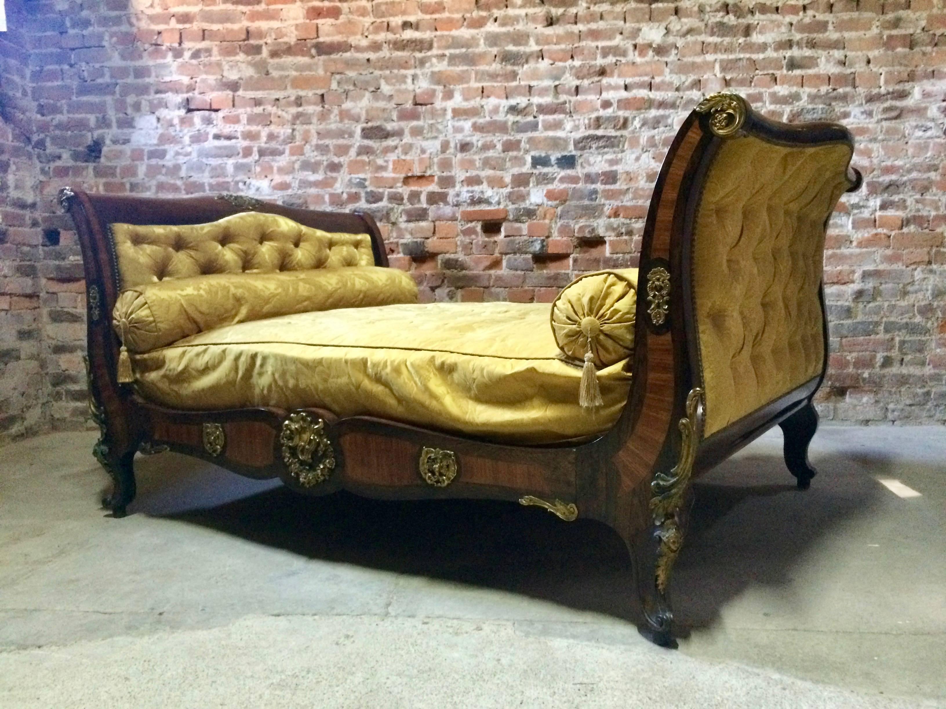Satinwood Antique Daybed Bed Lit en Bateau French Louis XV Style 19th Century, circa 1815