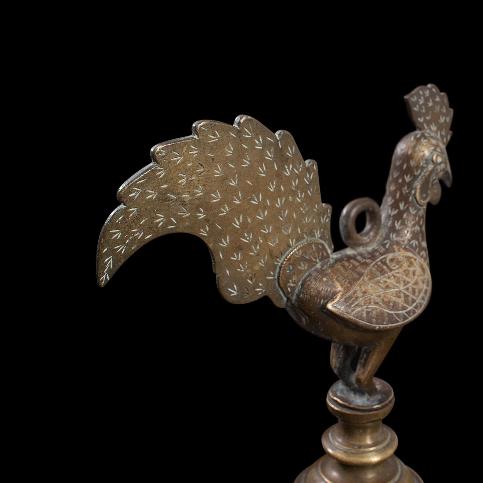 Lampe à huile ancienne en forme de carafe, indienne, bronze, Hamsa, oiseau, fin du XIXe siècle en vente 5