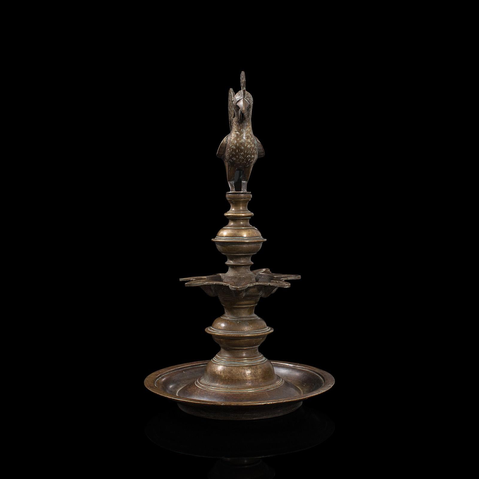 Lampe à huile ancienne en forme de carafe, indienne, bronze, Hamsa, oiseau, fin du XIXe siècle Bon état - En vente à Hele, Devon, GB
