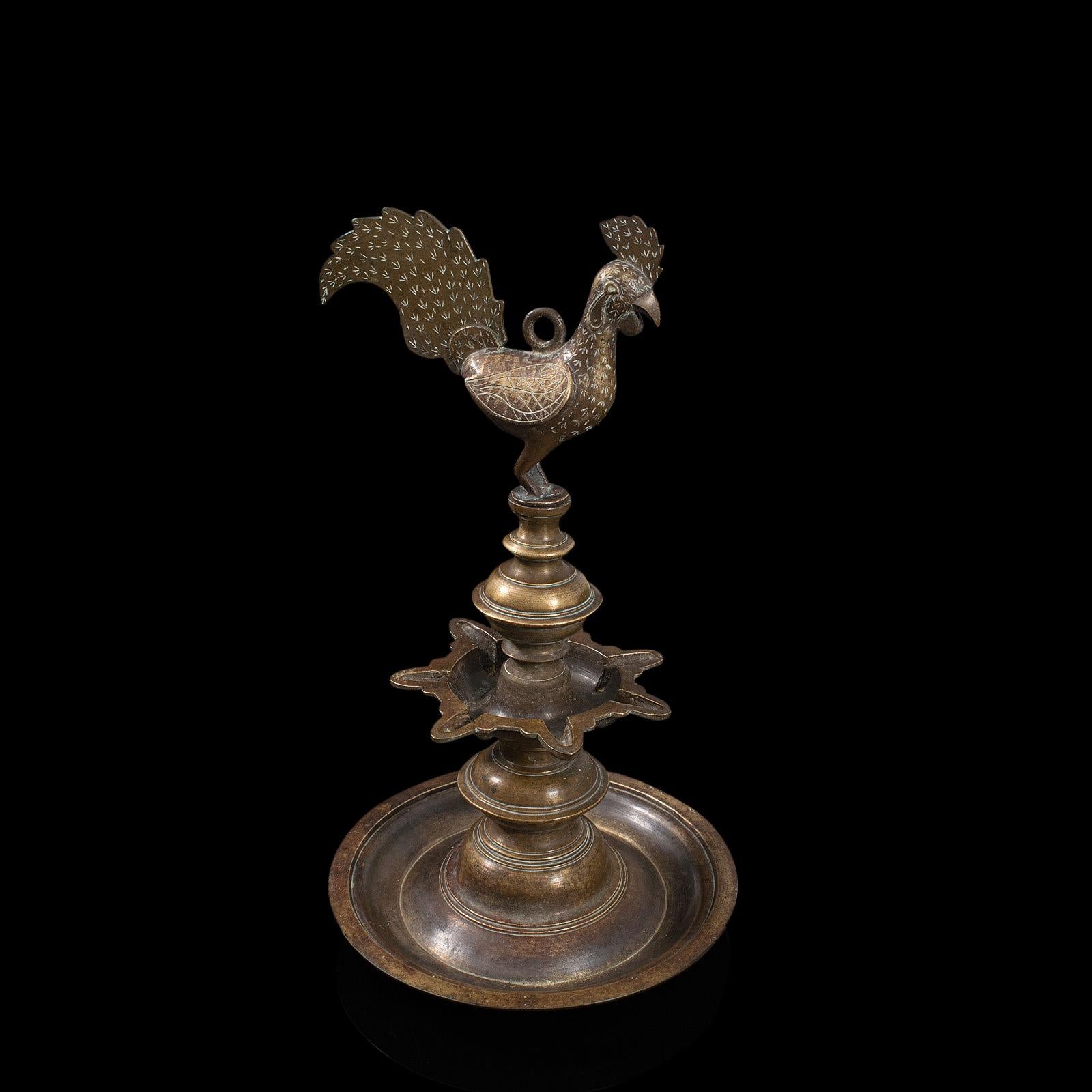 Lampe à huile ancienne en forme de carafe, indienne, bronze, Hamsa, oiseau, fin du XIXe siècle en vente 2