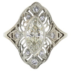 Anello di fidanzamento antico Deco in oro 18 carati con castone GIA e diamante marquise a filigrana