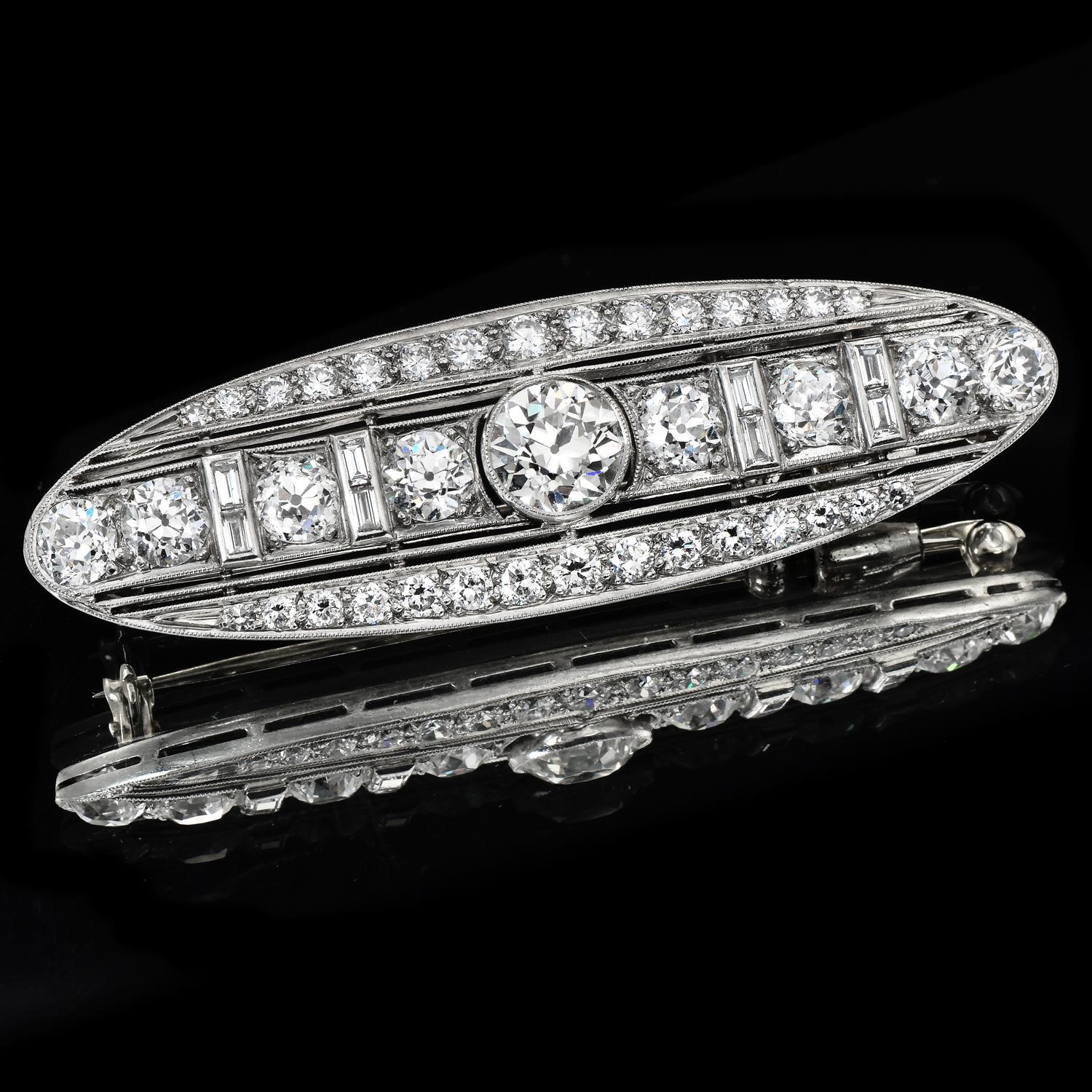 Art Deco Antique Deco 6.55 Carats Old European Diamond Platinum Filigree Brooch Pin For Sale