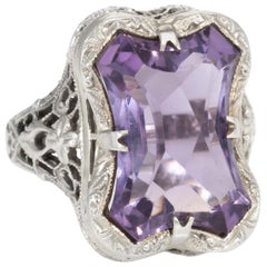 Antique Deco Amethyst Filigree Cocktail Ring Vintage 18 Karat White Gold