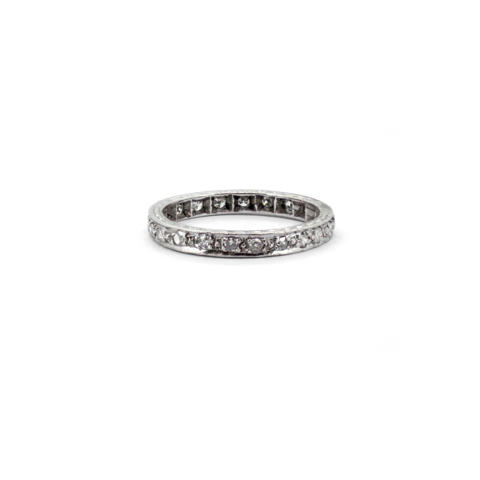 Antiker Deco-Diamant-Eternity-Ring aus Platin  (Einfacher Schliff) im Angebot