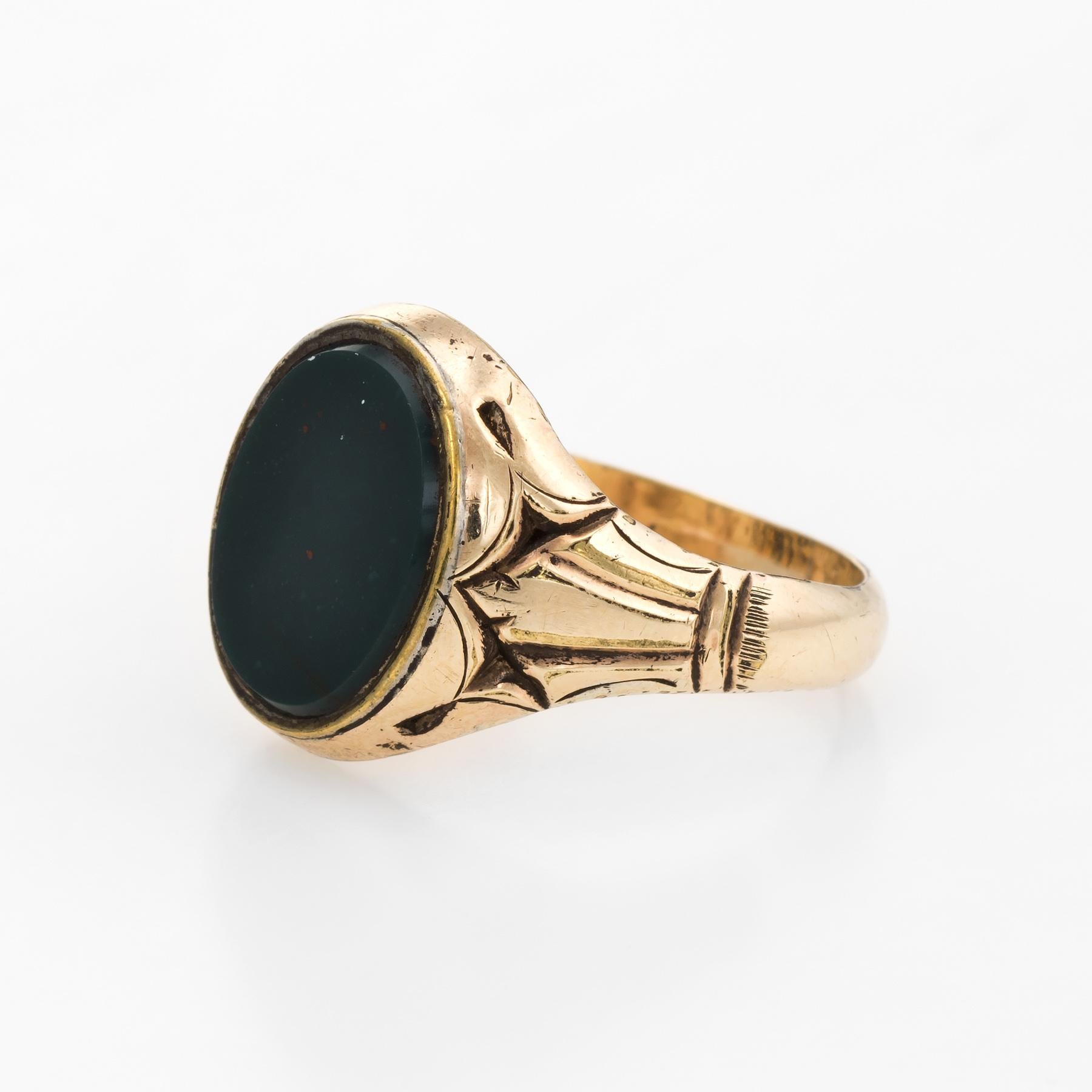 Bague pour homme en or jaune 9 carats avec pierre sanguine - Signet ovale - Antique Deco Bon état à Torrance, CA