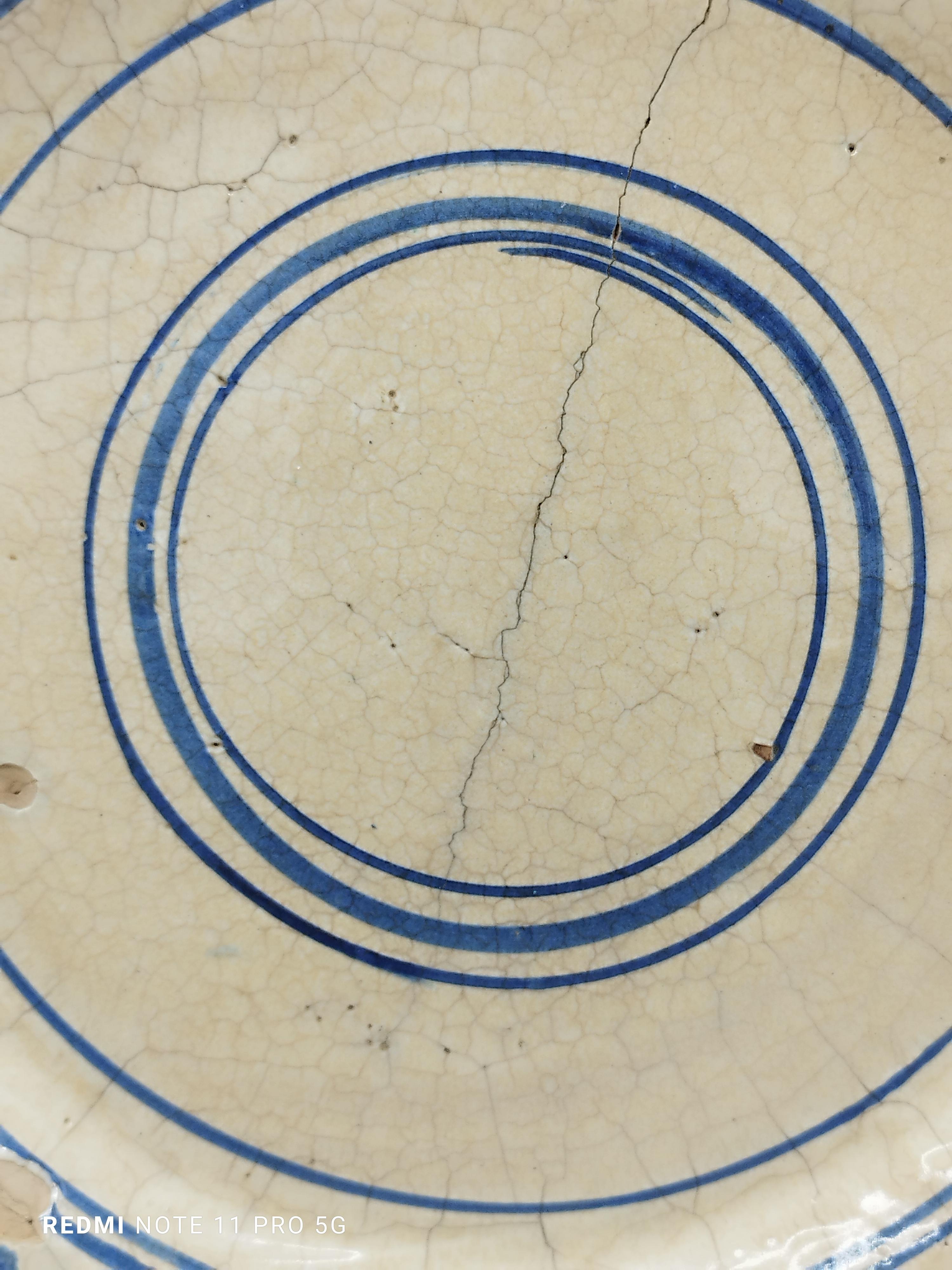 Antike verzierte Laterza-Keramikschale, Puglia, Italien 1800er Jahre (Italienisch) im Angebot