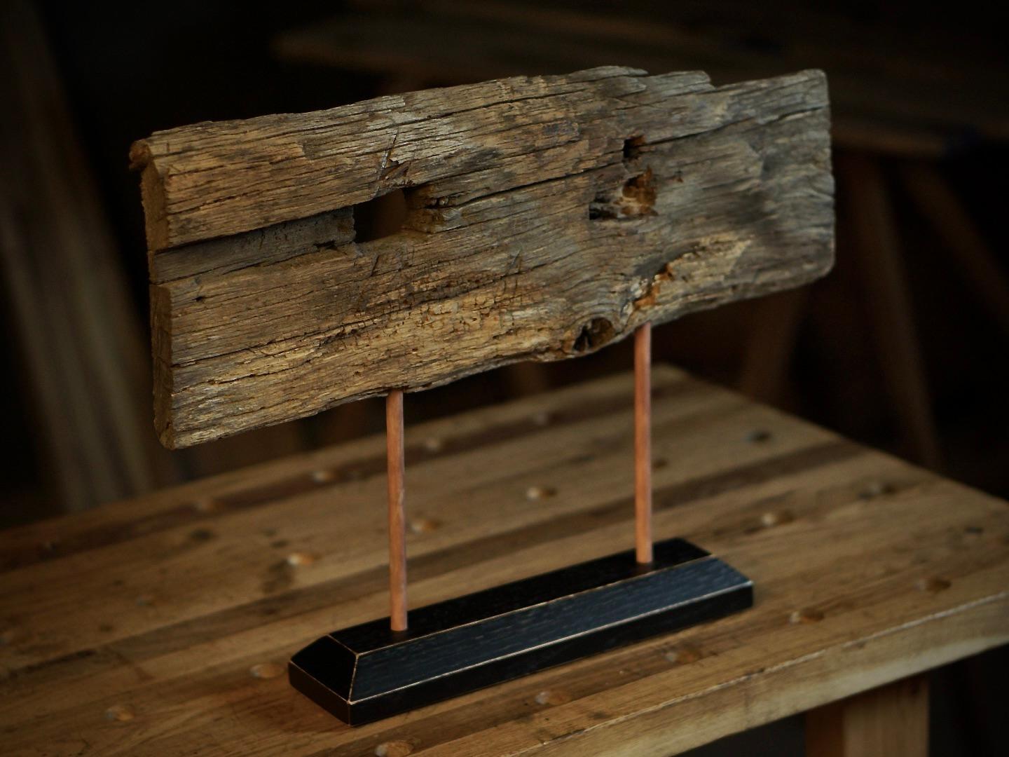 Laiton Accent décoratif ancien en chêne du 19e siècle en vente