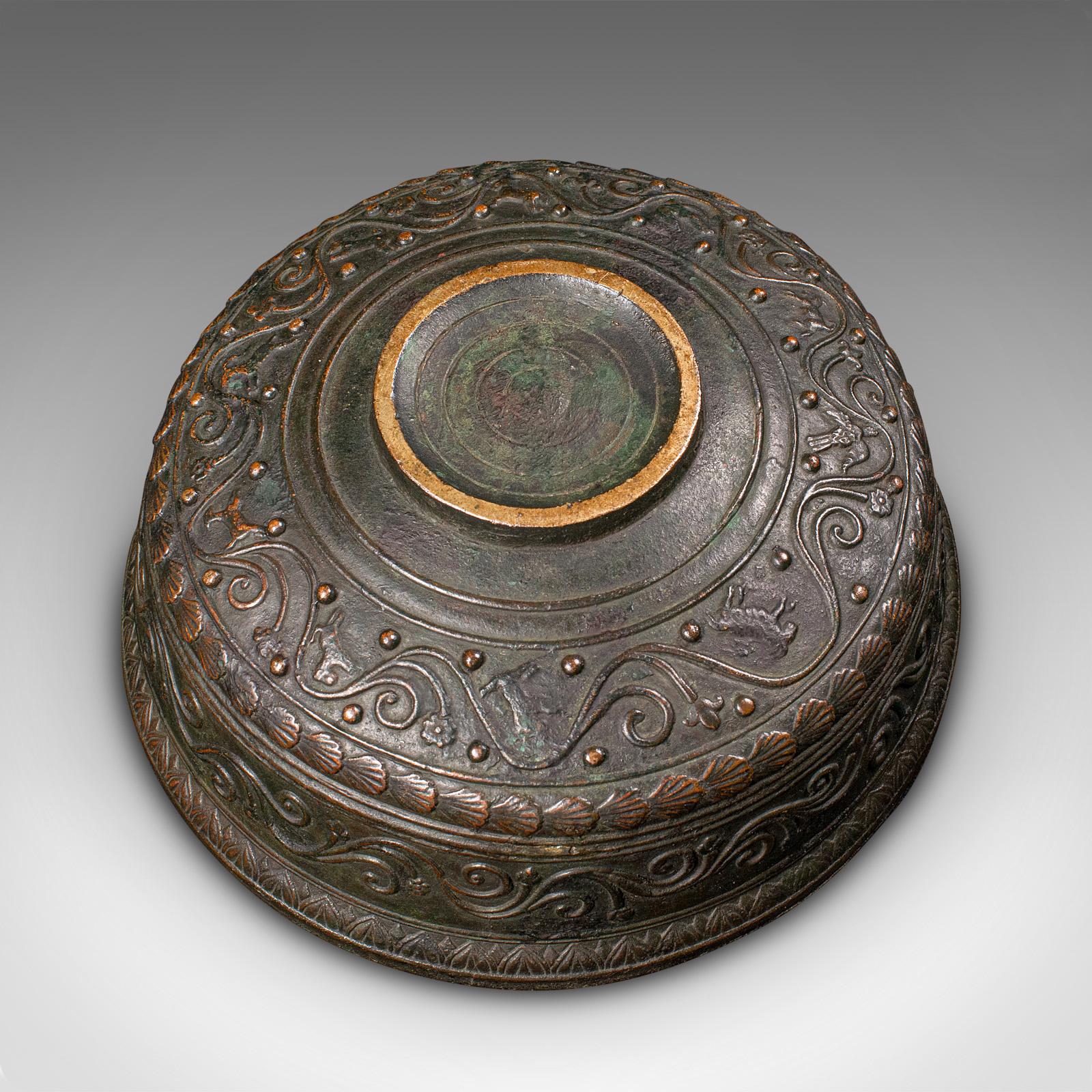 Bol décoratif japonais en bronze ancien, période Edo, géorgien, vers 1750 en vente 1
