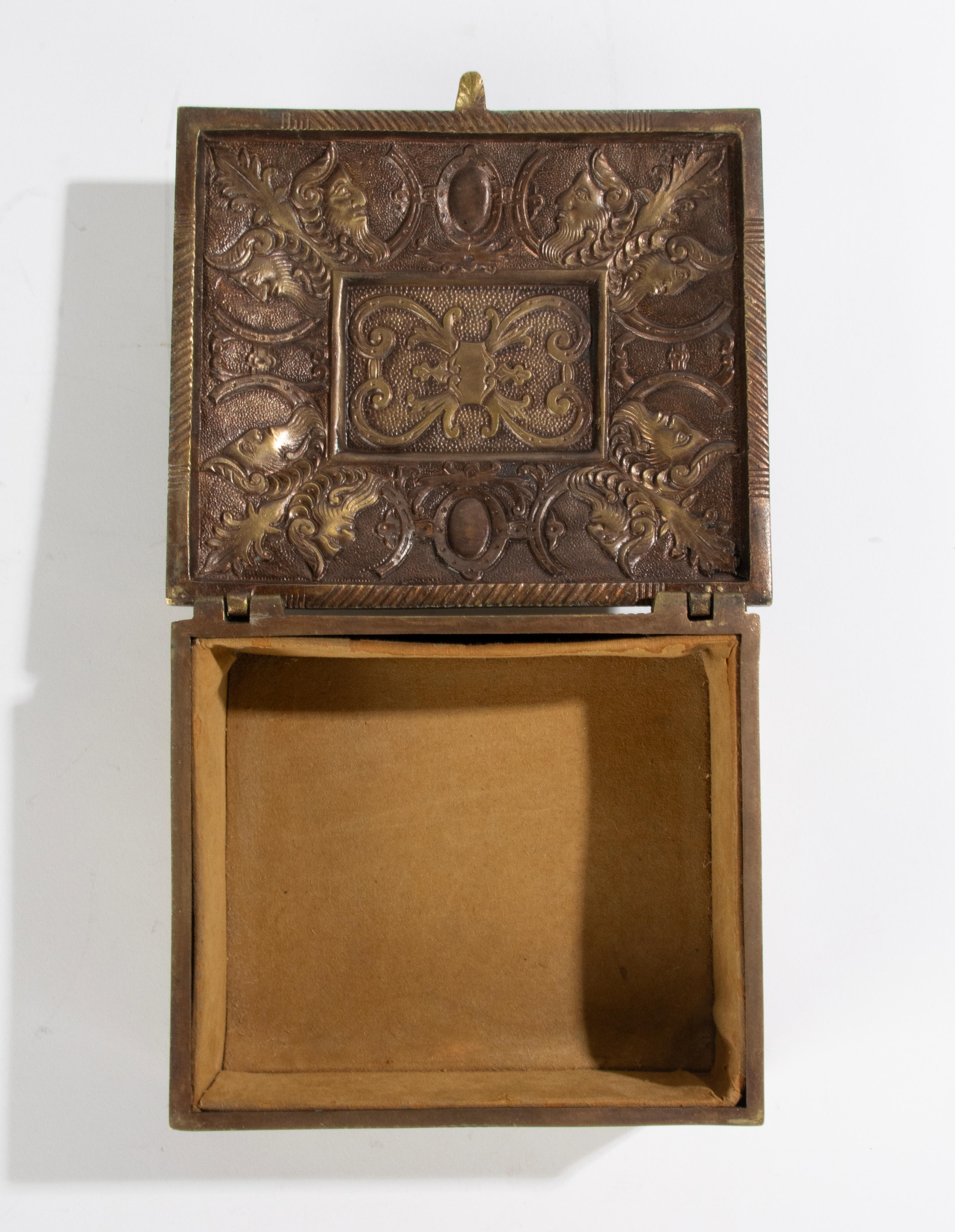 Antique Decorative Bronze Box  For Sale 3