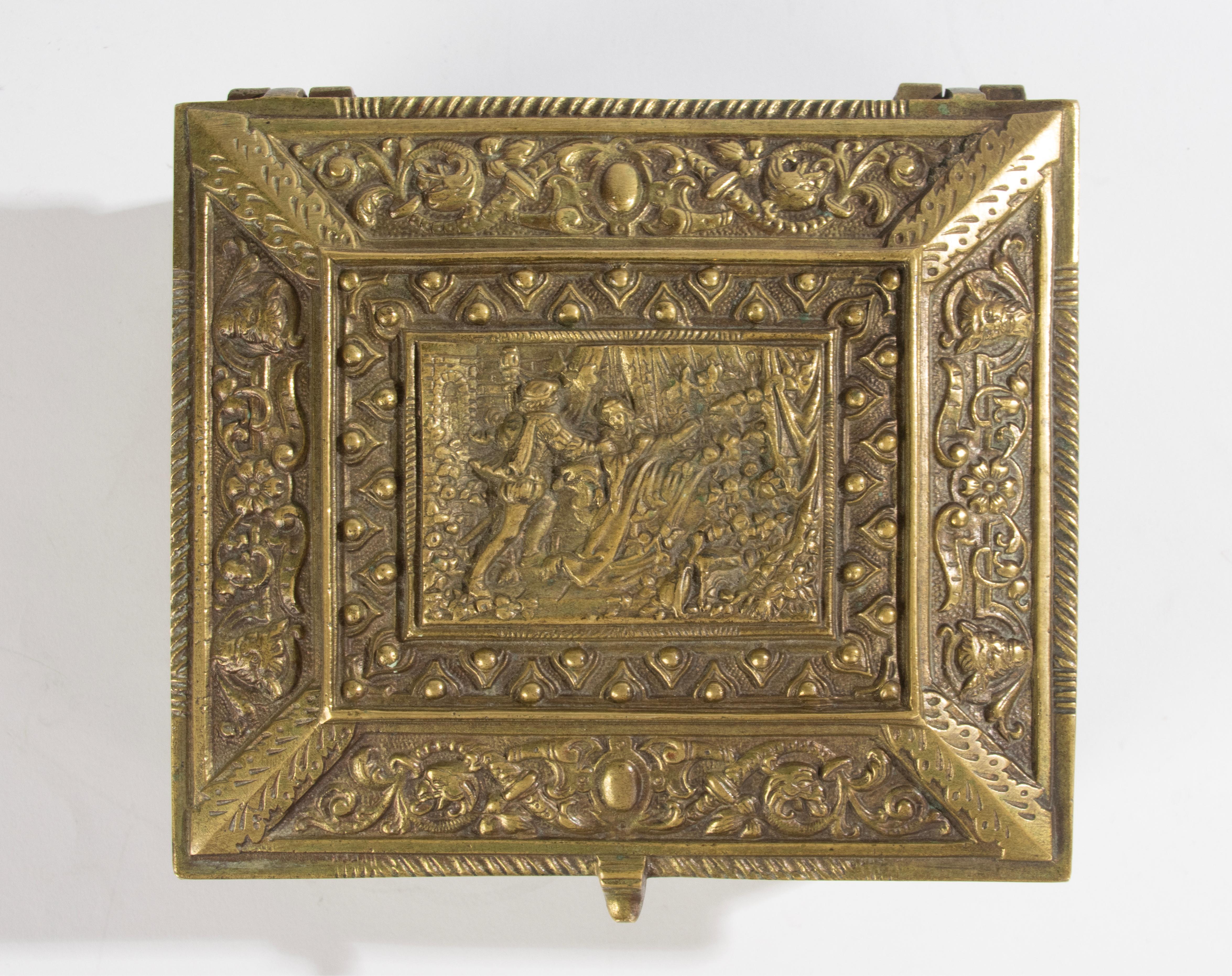 Antike dekorative Bronzeschachtel  im Angebot 4