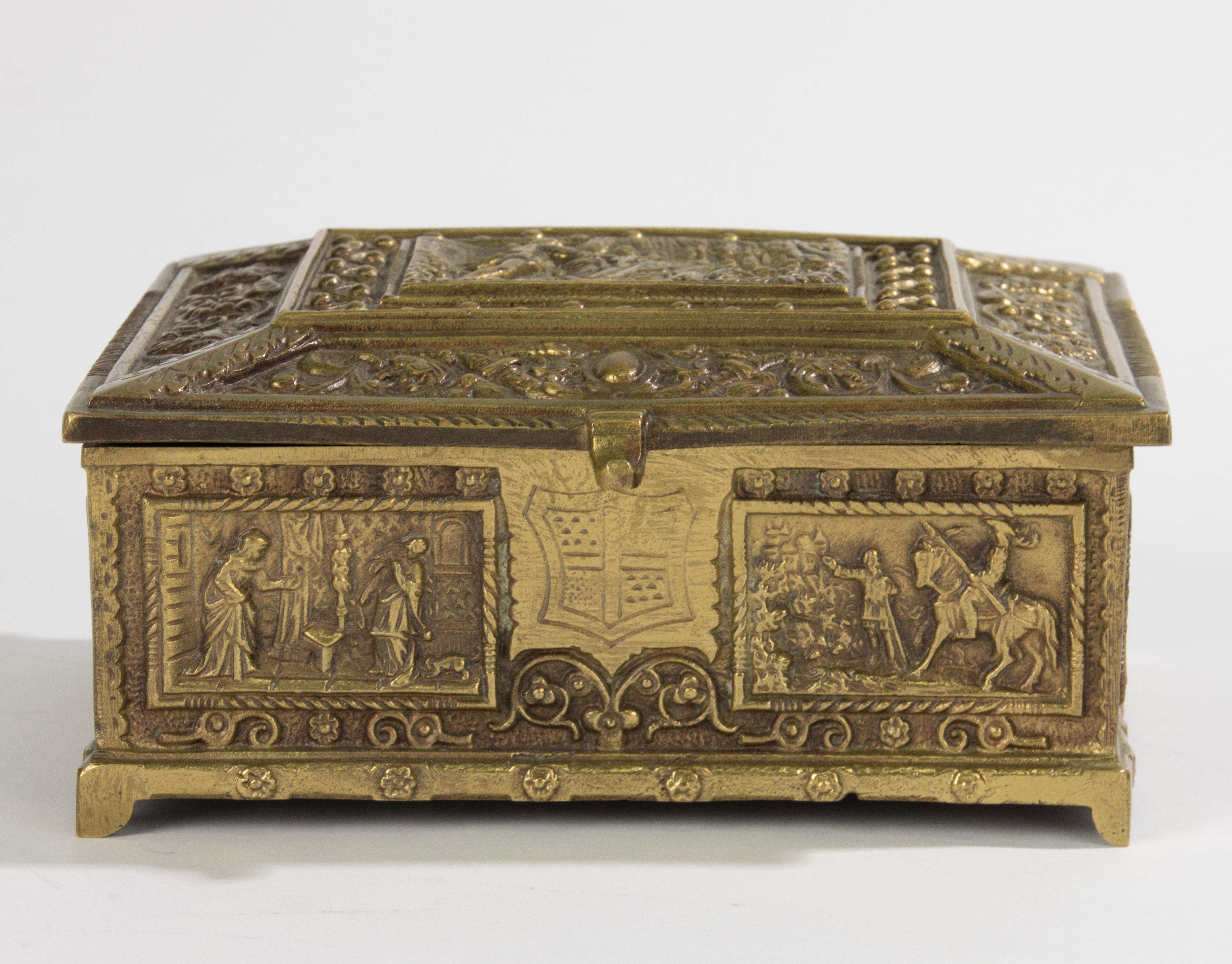 Antique Decorative Bronze Box  For Sale 6