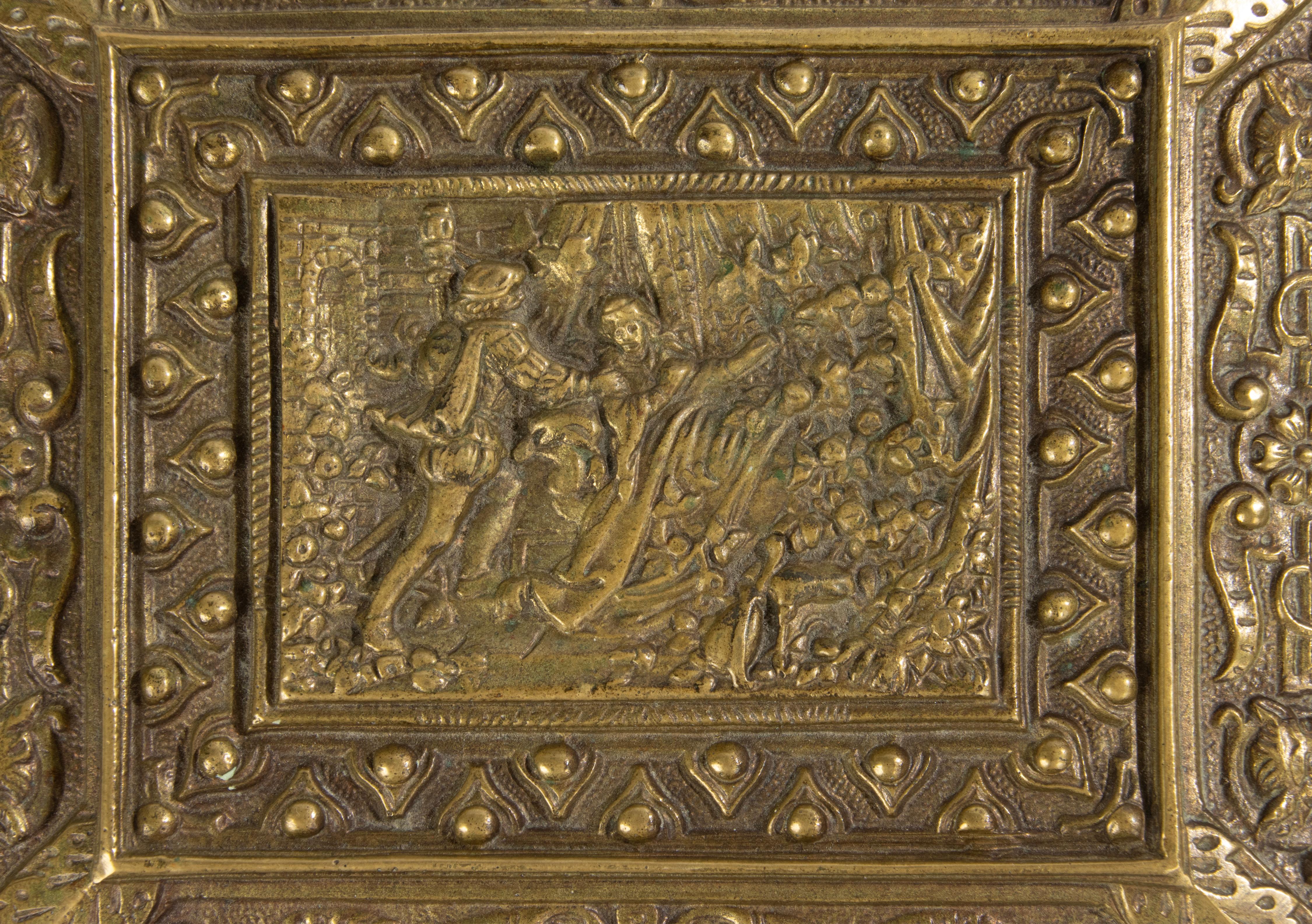 Antike dekorative Bronzeschachtel  (Handgefertigt) im Angebot