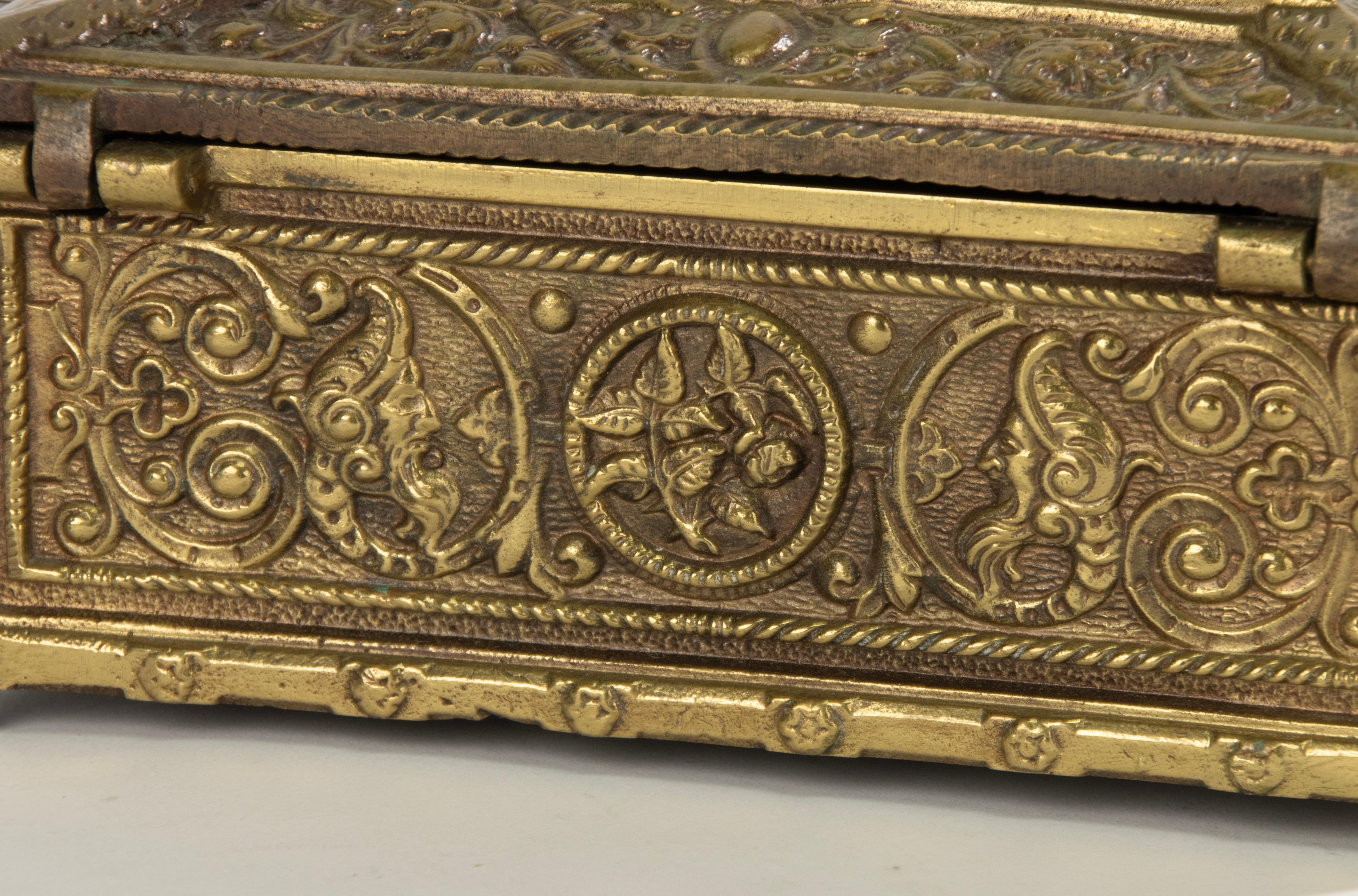 Antike dekorative Bronzeschachtel  im Angebot 2