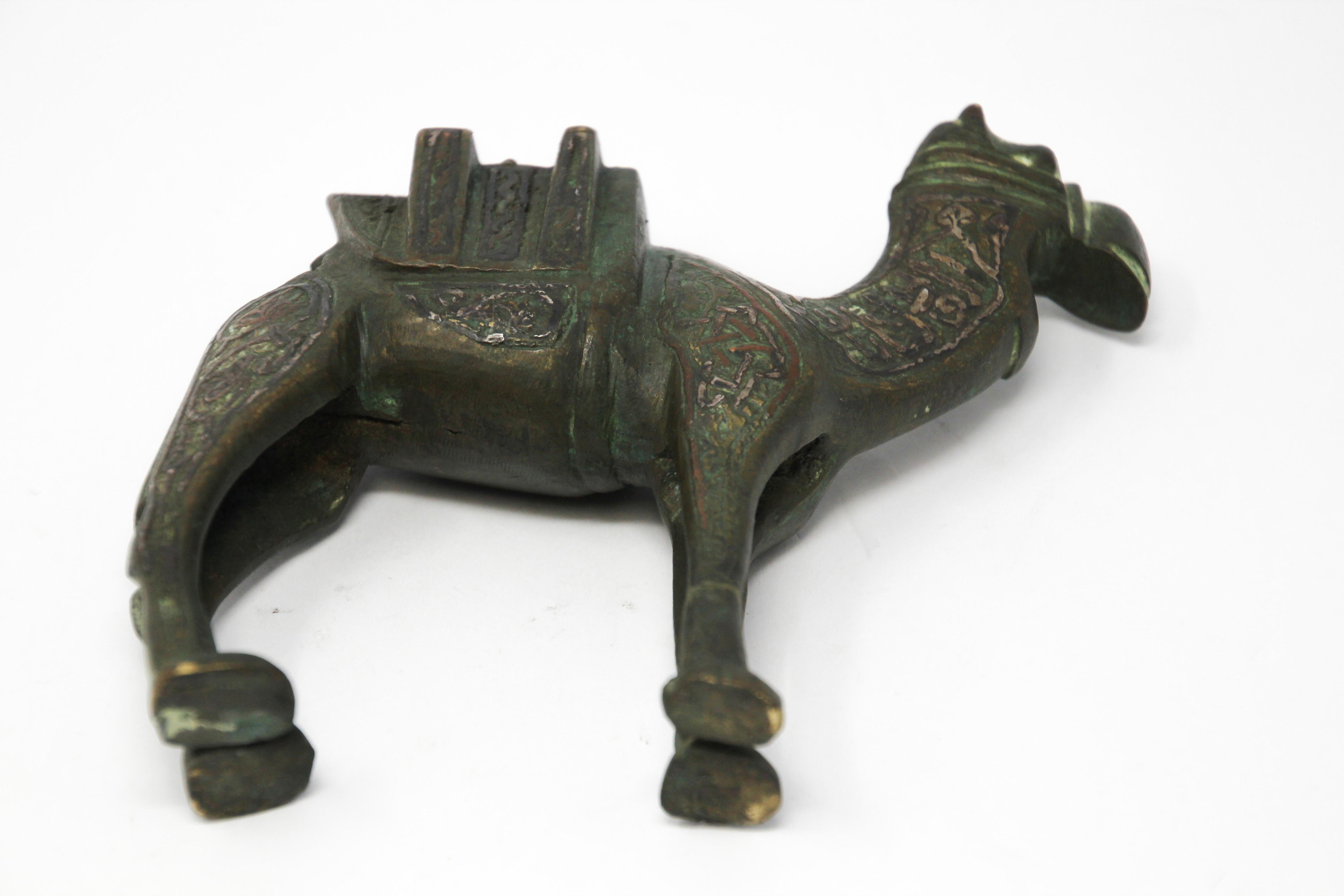1920 Cast Bronze Camel Sculpture In Good Condition For Sale In North Hollywood, CA