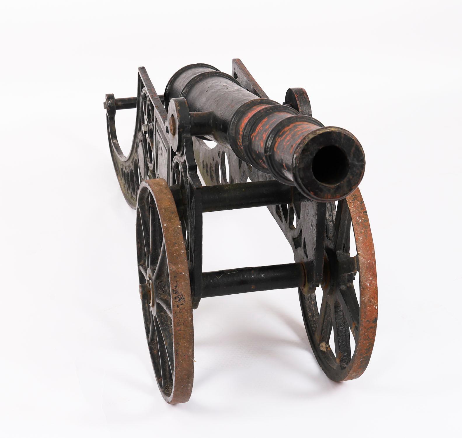Ancien canon décoratif en fonte du début du 20ème siècle en vente 4