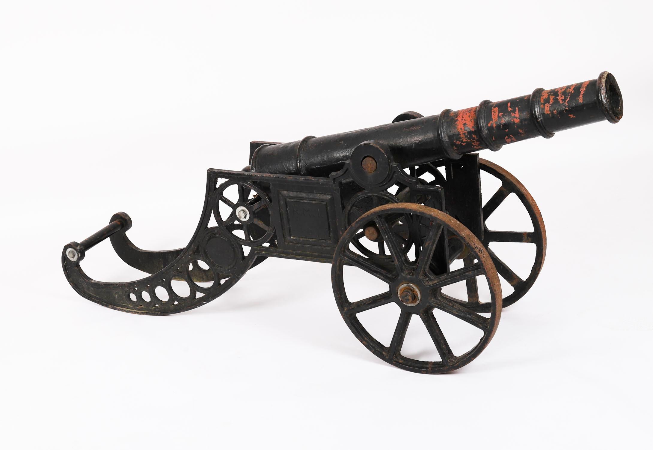 Ancien canon décoratif en fonte du début du 20ème siècle Bon état - En vente à London, GB