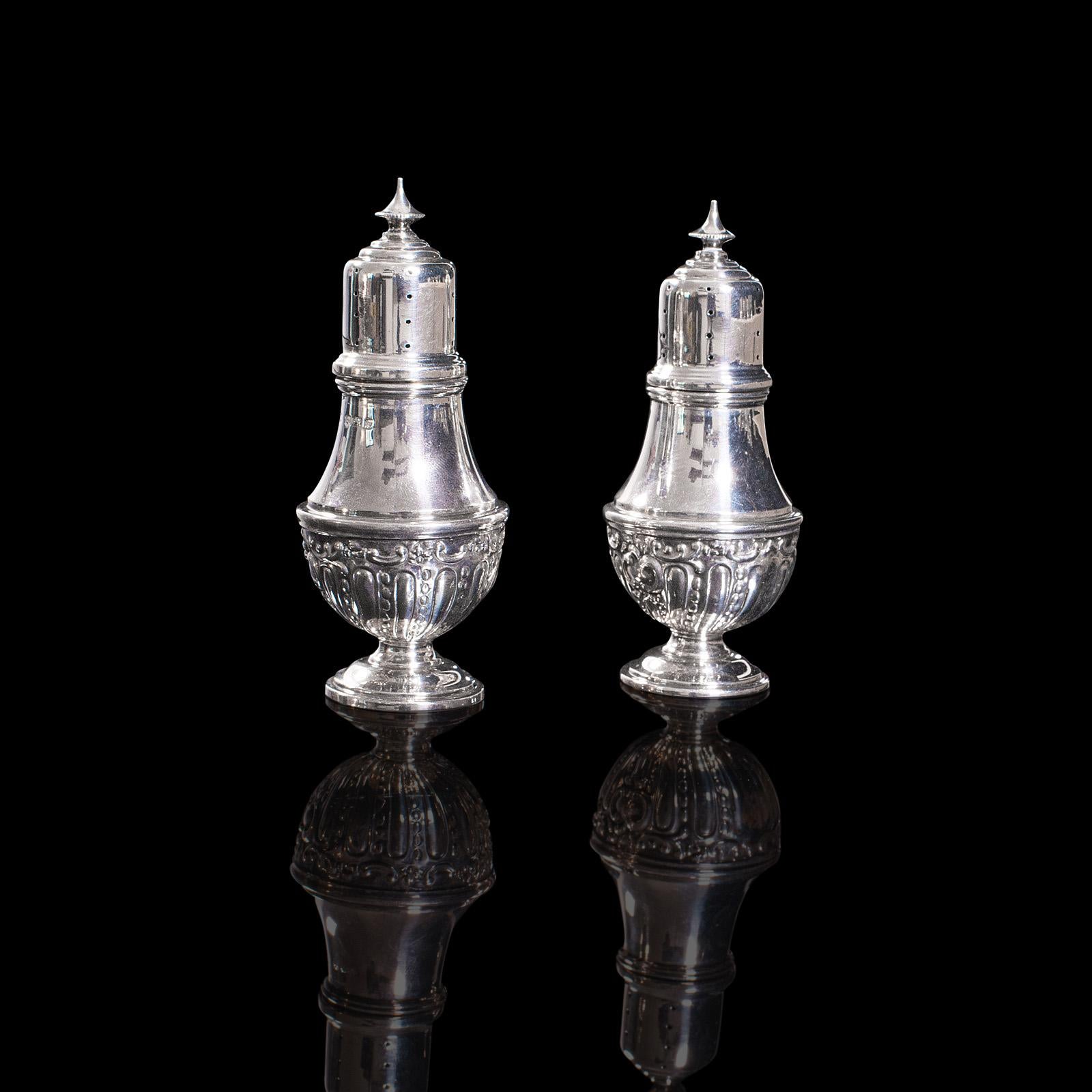 Sterling Silver Antique Decorative Condiment Set, English, Silver, Hallmarked, Edwardian, 1909 For Sale