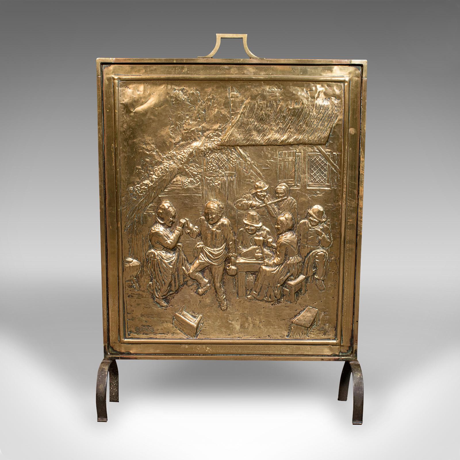 This is an antique decorative fire screen. A French, brass relief fireside heat shield, dating to the late Victorian period, circa 1900.

Superb decorative appeal for the fireside
Displays a desirable aged patina and in good order
Polished brass