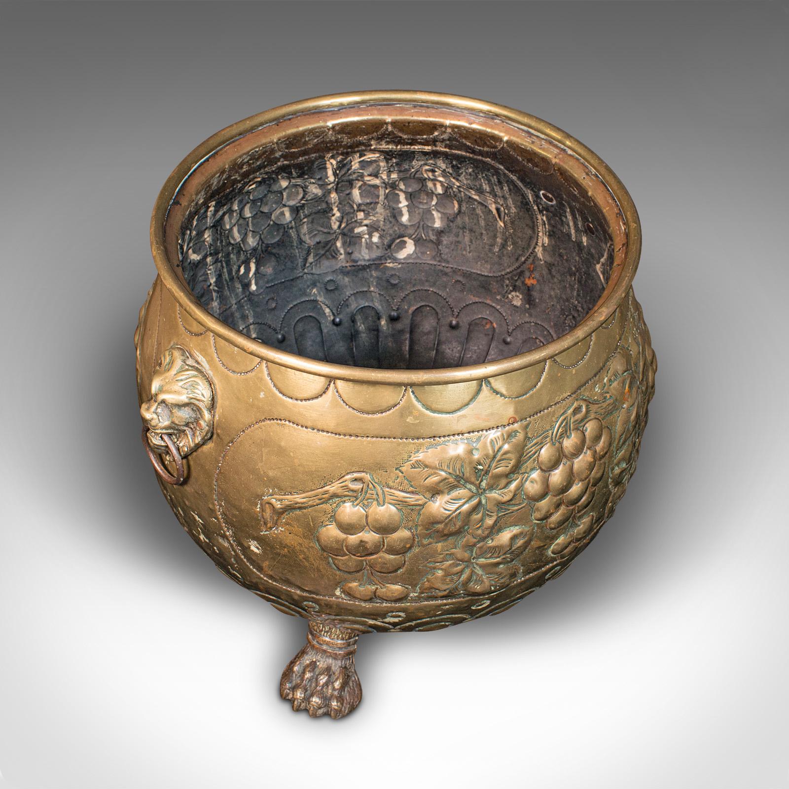 Antique Decorative Fireside Bin, English, Brass, Fire Bucket, Georgian, c.1800 For Sale 1